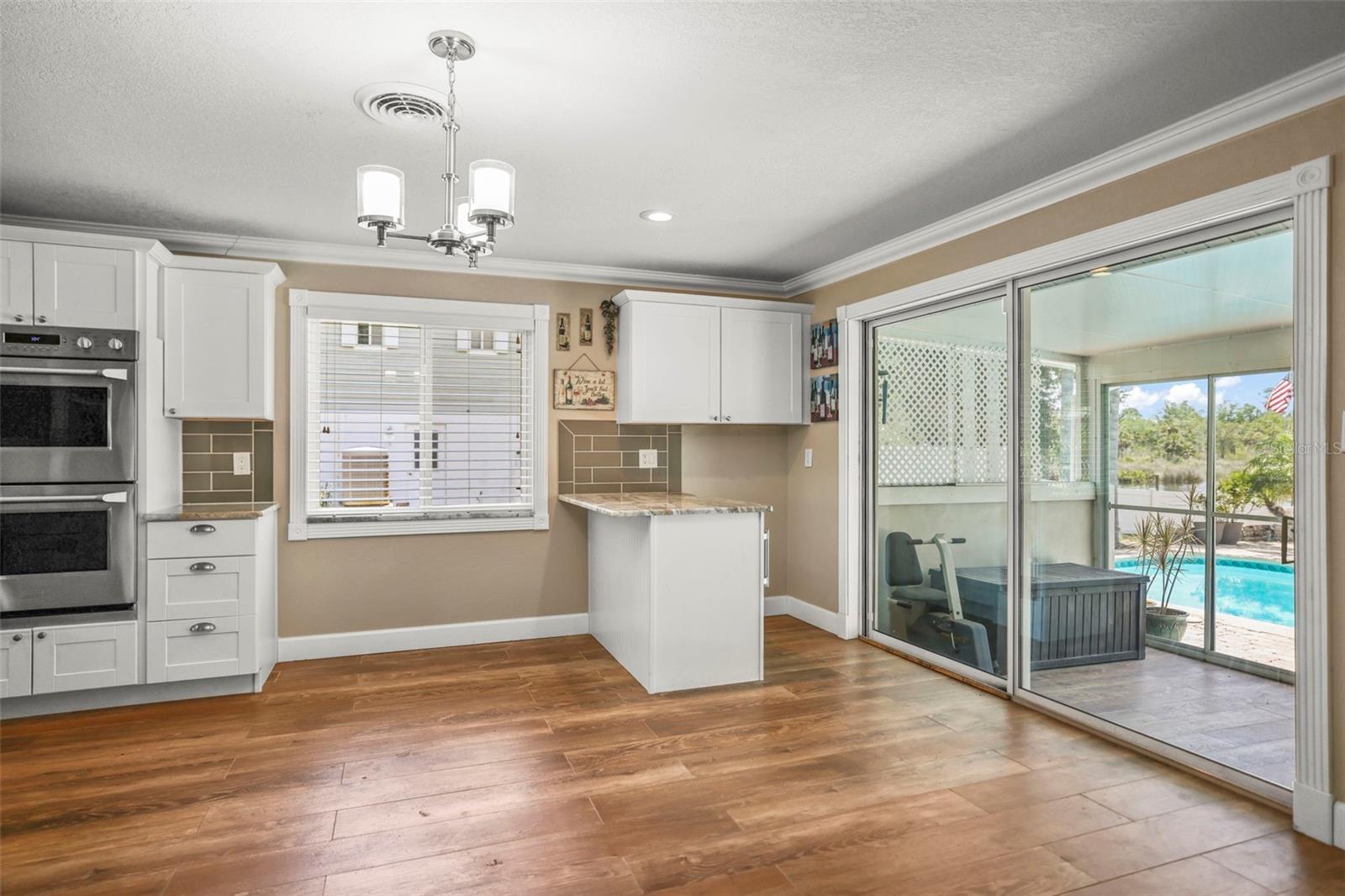 Image 9 of 46 For 5761 Colonial Drive