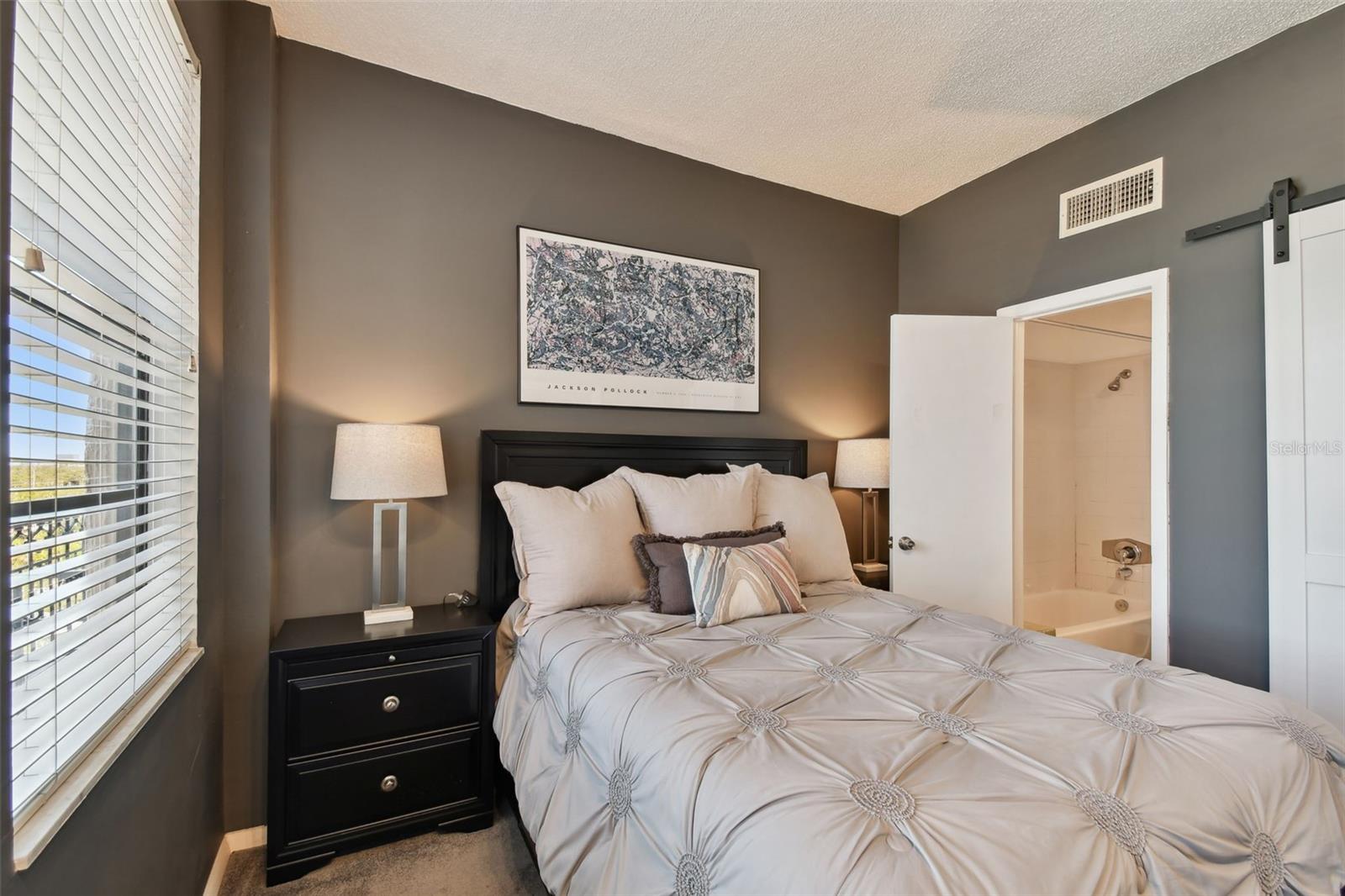 Image 25 of 30 For 2109 Bayshore Boulevard 809