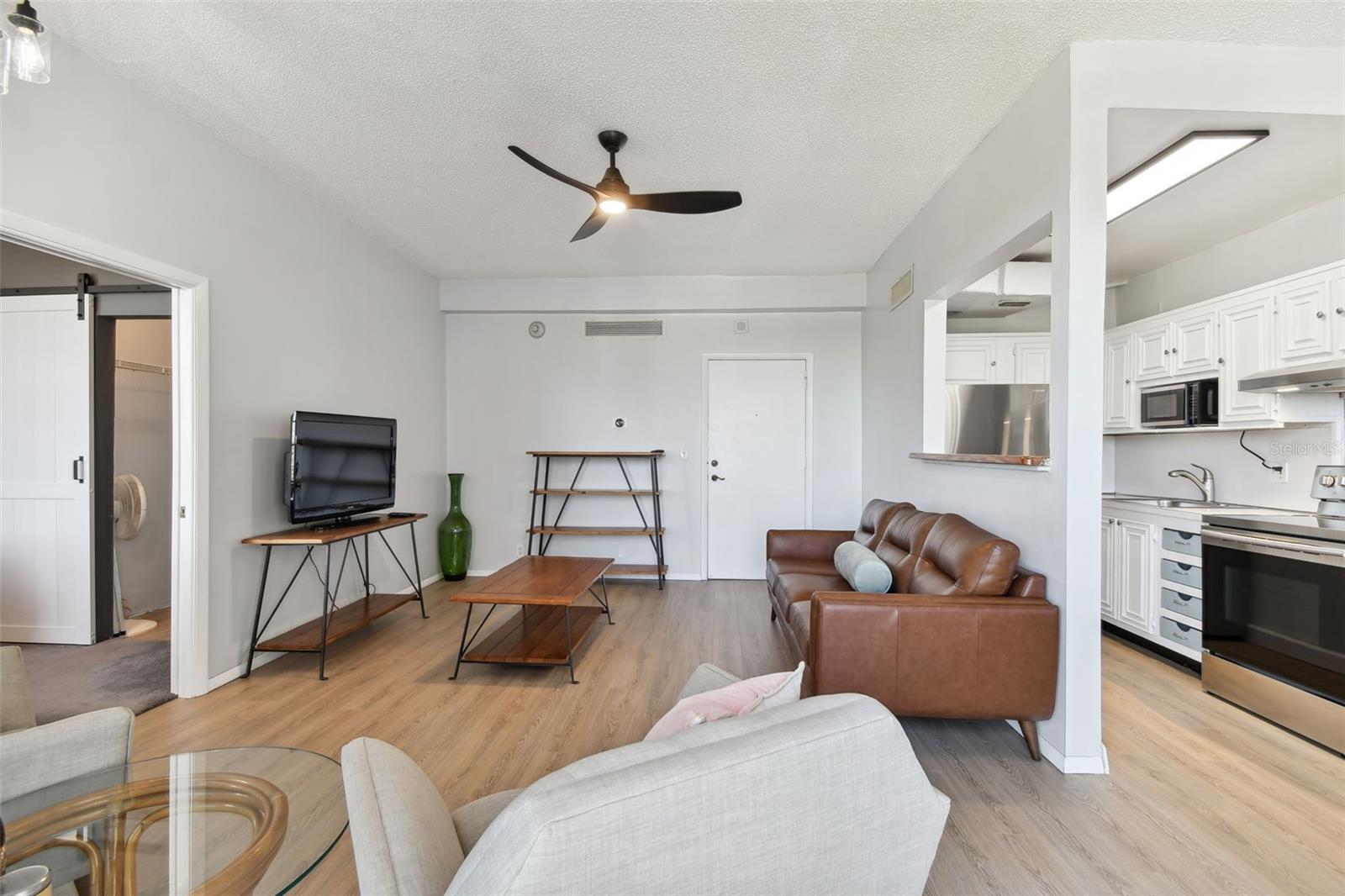 Image 8 of 30 For 2109 Bayshore Boulevard 809