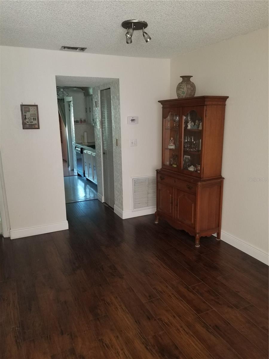 Listing photo id 10 for 10035 63rd Avenue N 25