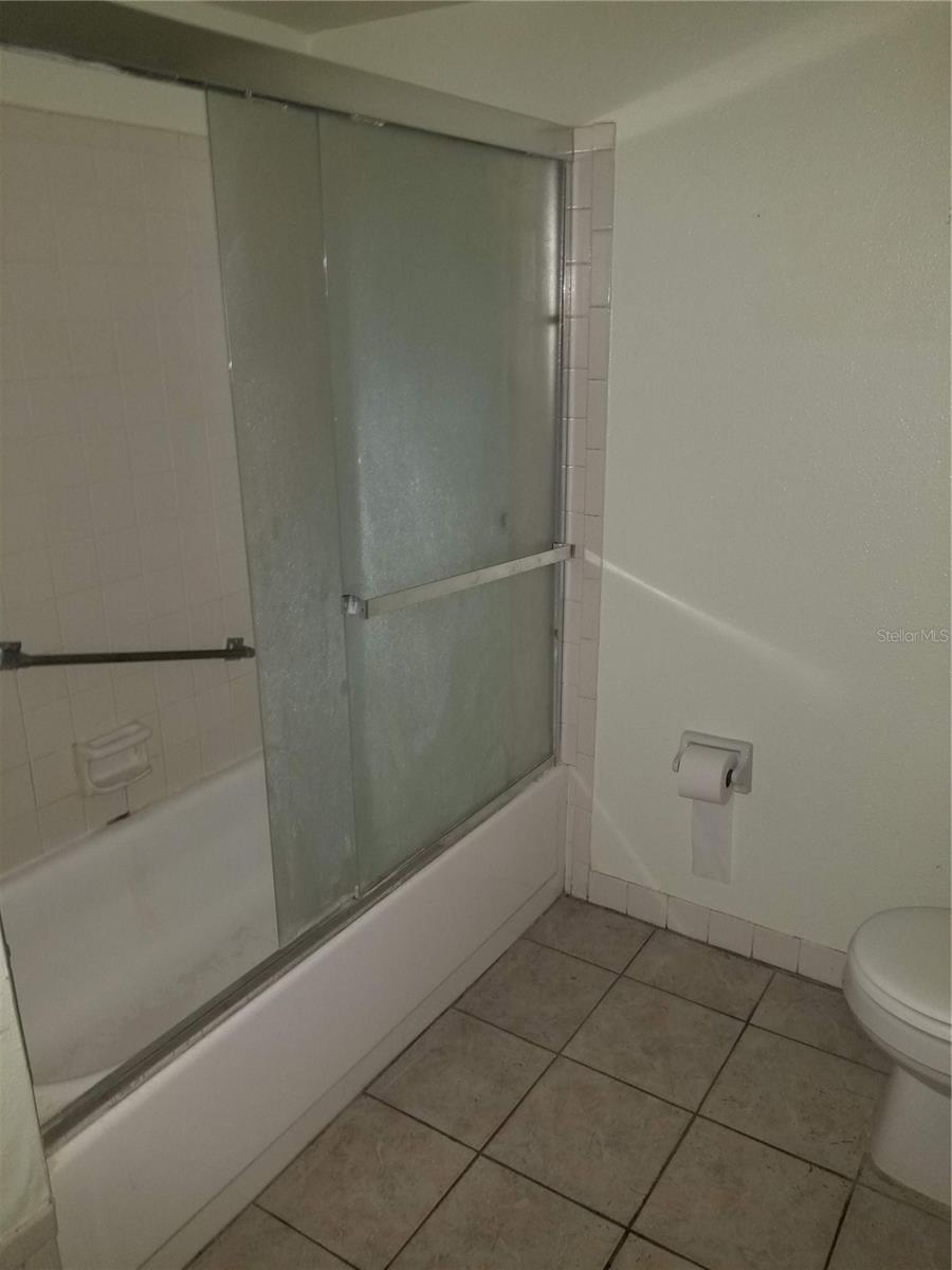 Listing photo id 7 for 10035 63rd Avenue N 25