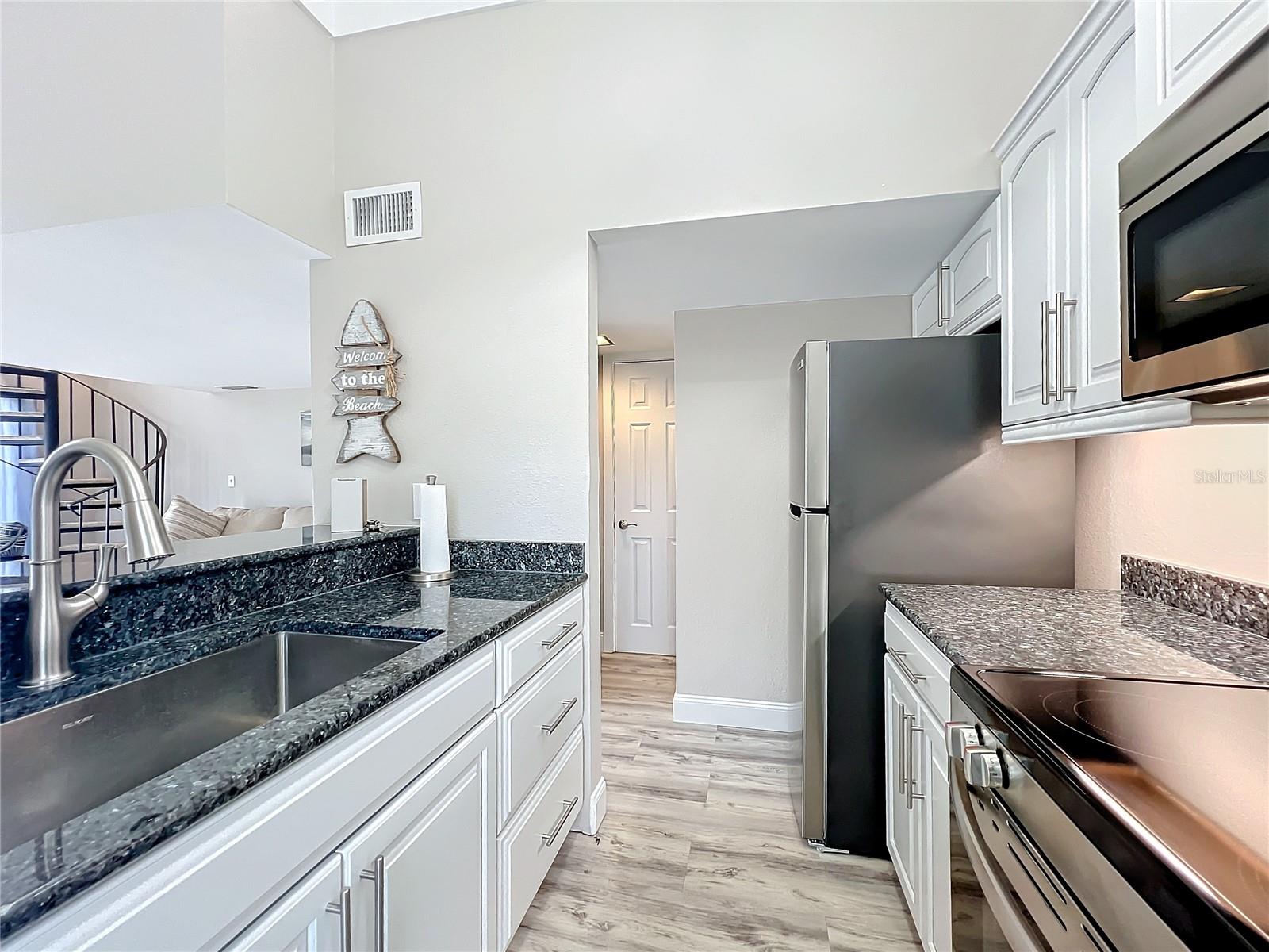 Image 12 of 40 For 2695 Seabreeze Point I1