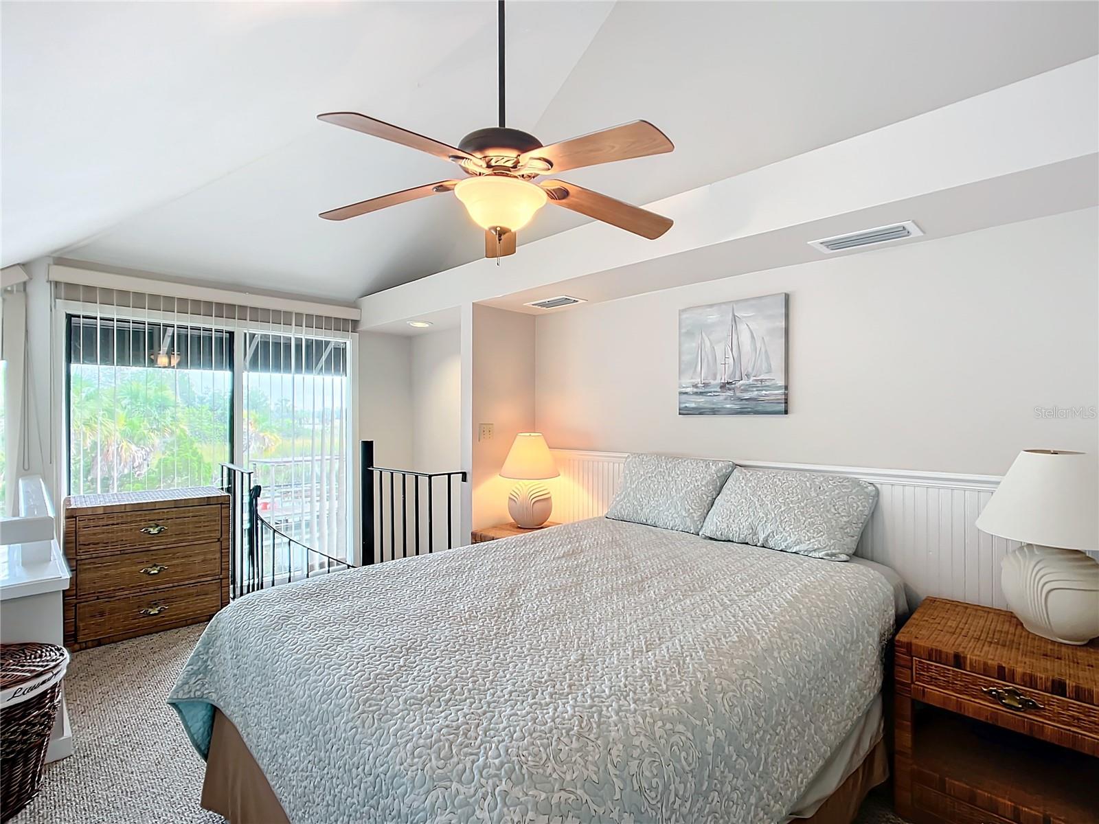 Image 20 of 40 For 2695 Seabreeze Point I1