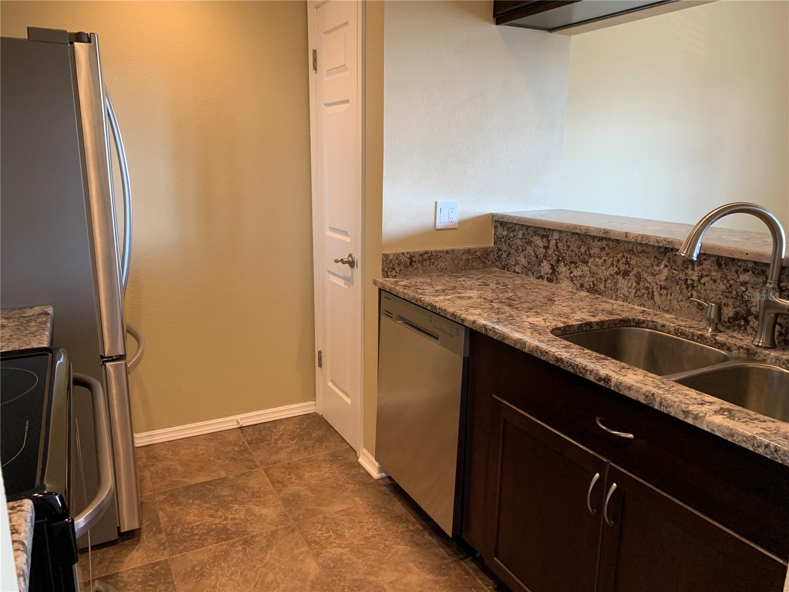 Image 8 of 32 For 1000 Horatio Street 322