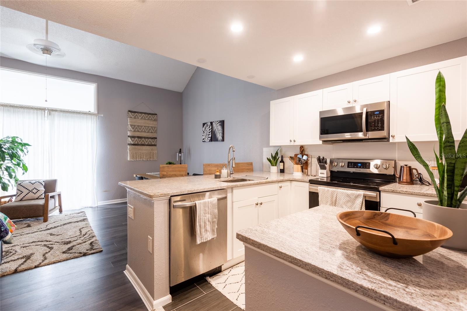 Image 10 of 34 For 2643 St Josephs Drive W