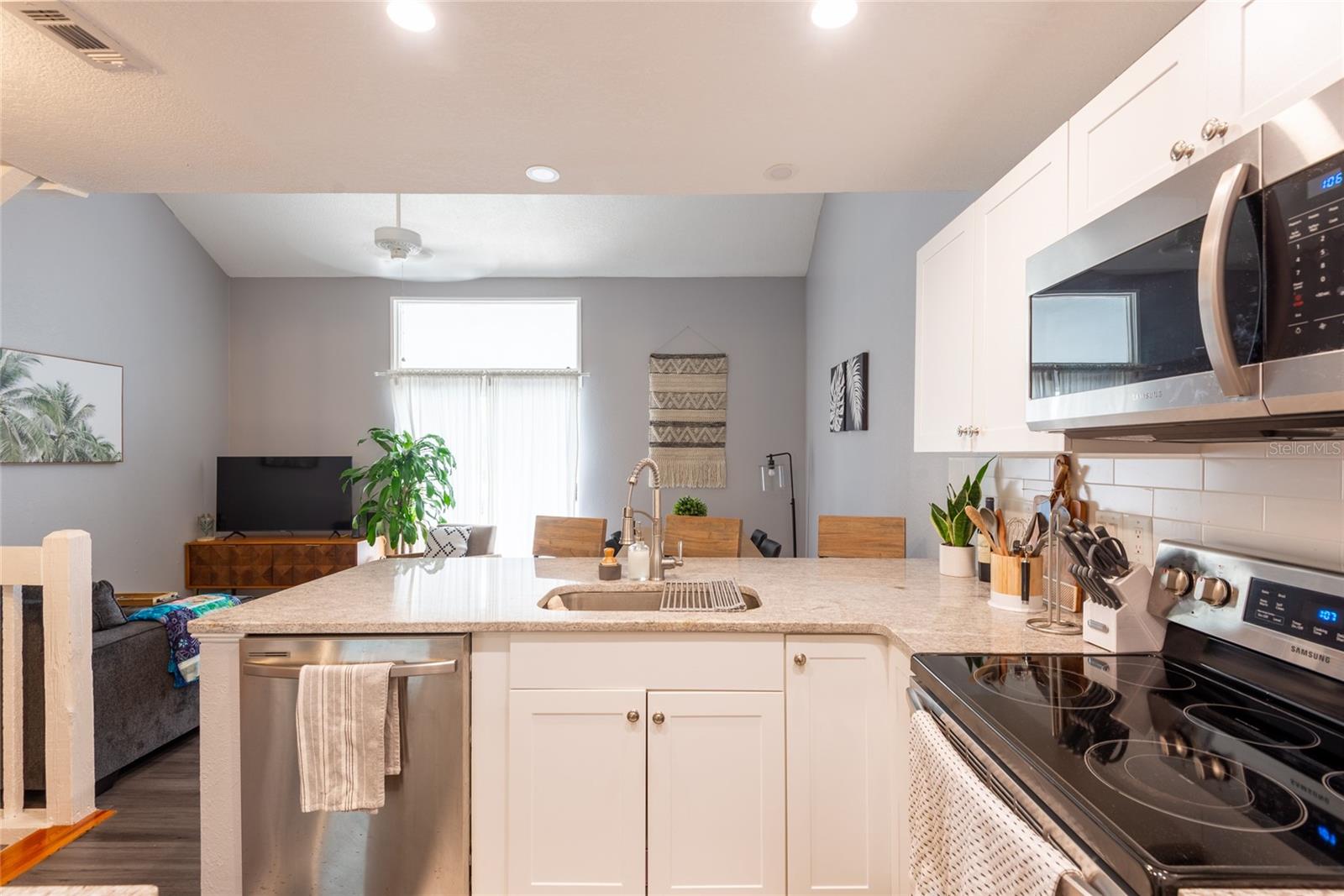 Image 9 of 34 For 2643 St Josephs Drive W