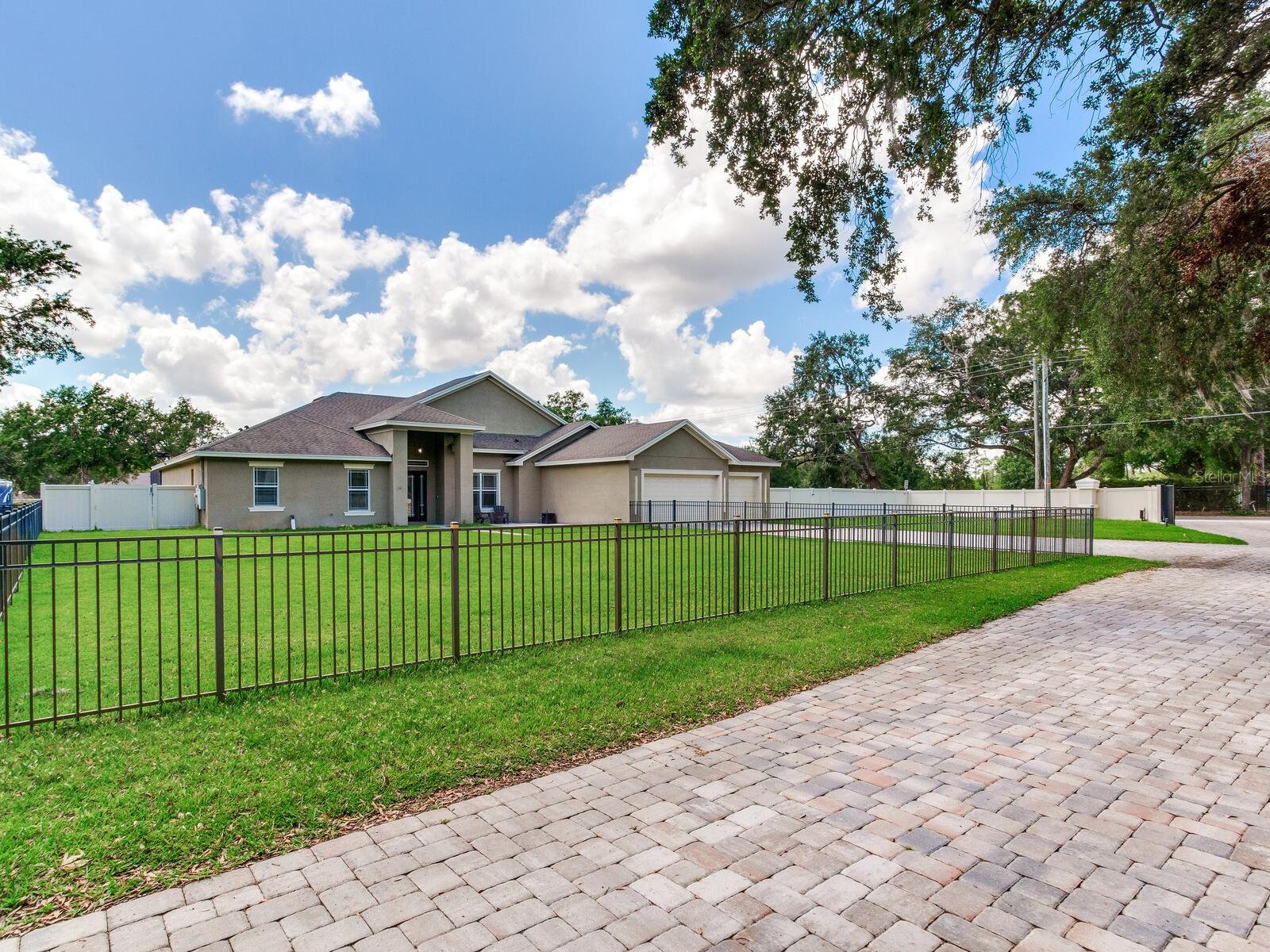 Image 11 of 85 For 16220 Lake Armistead Way