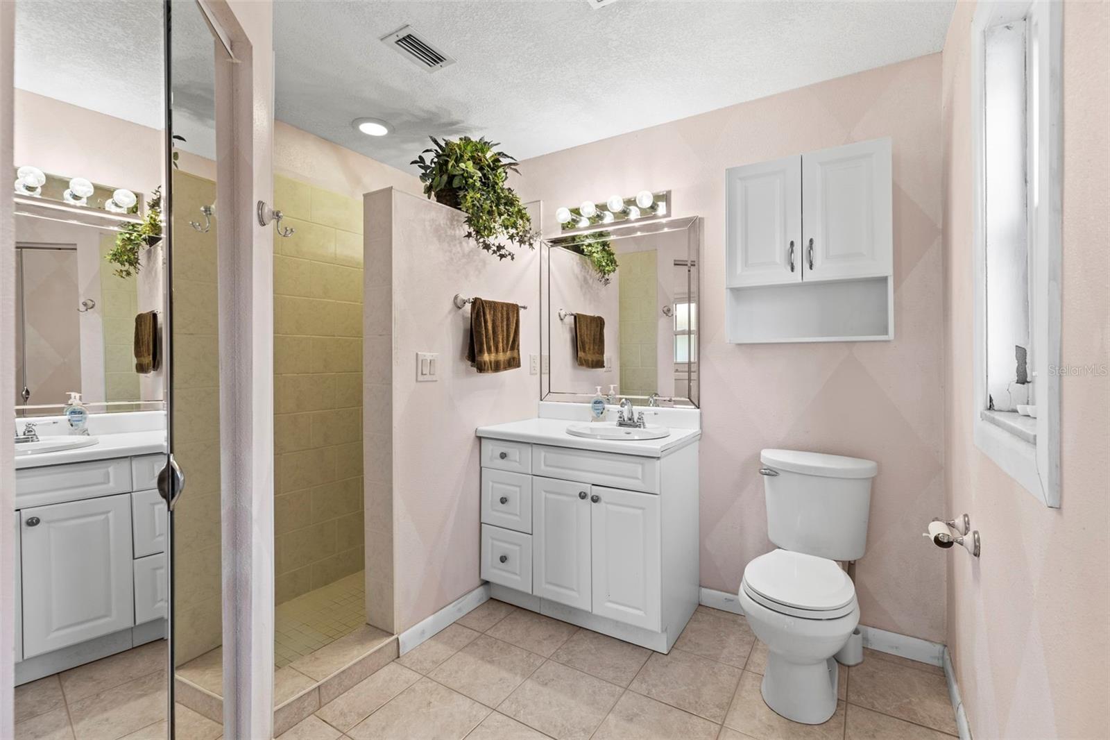 Image 21 of 41 For 1140 Mcfarland Street