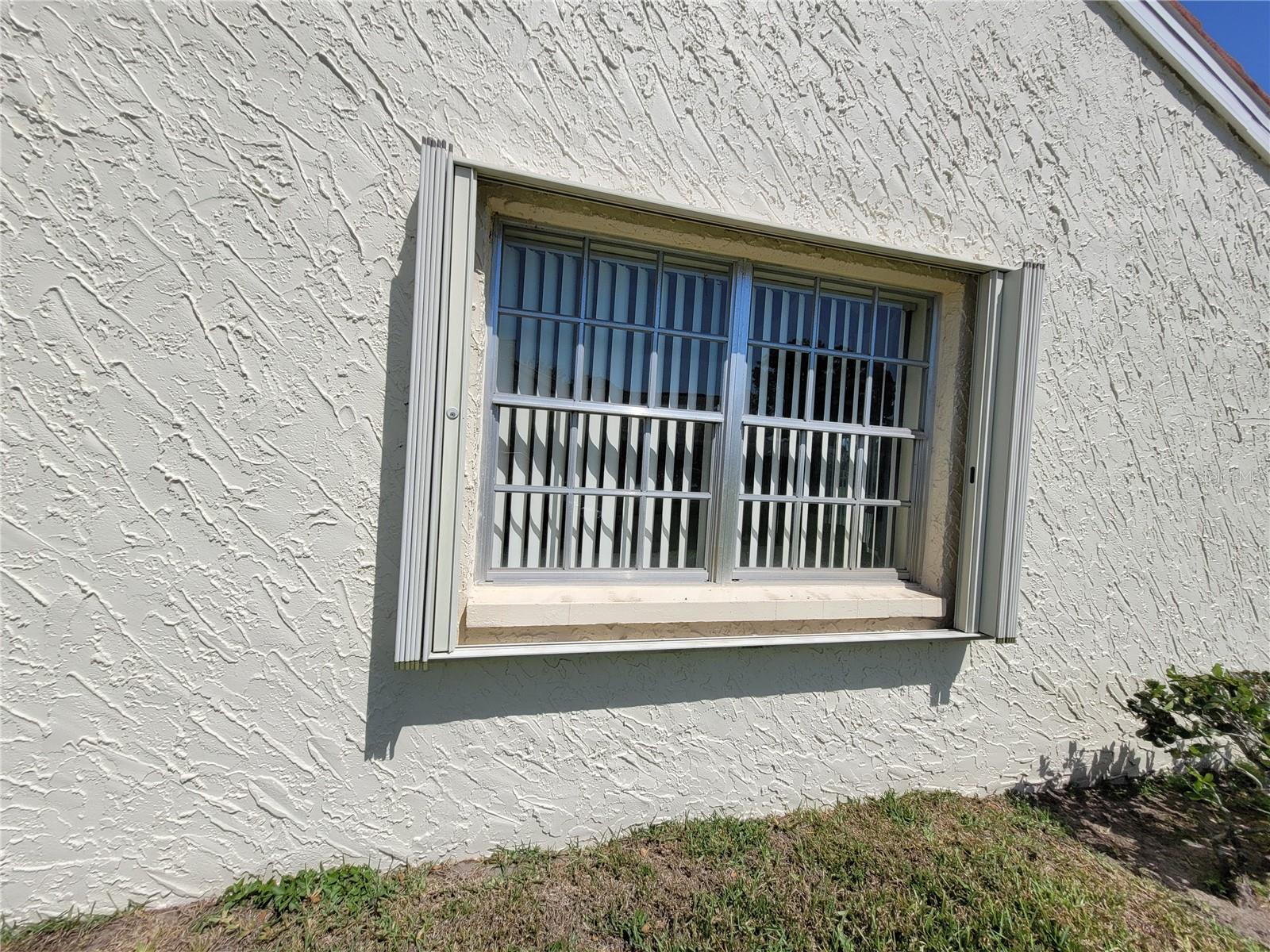 Image 15 of 23 For 946 Madrid Drive