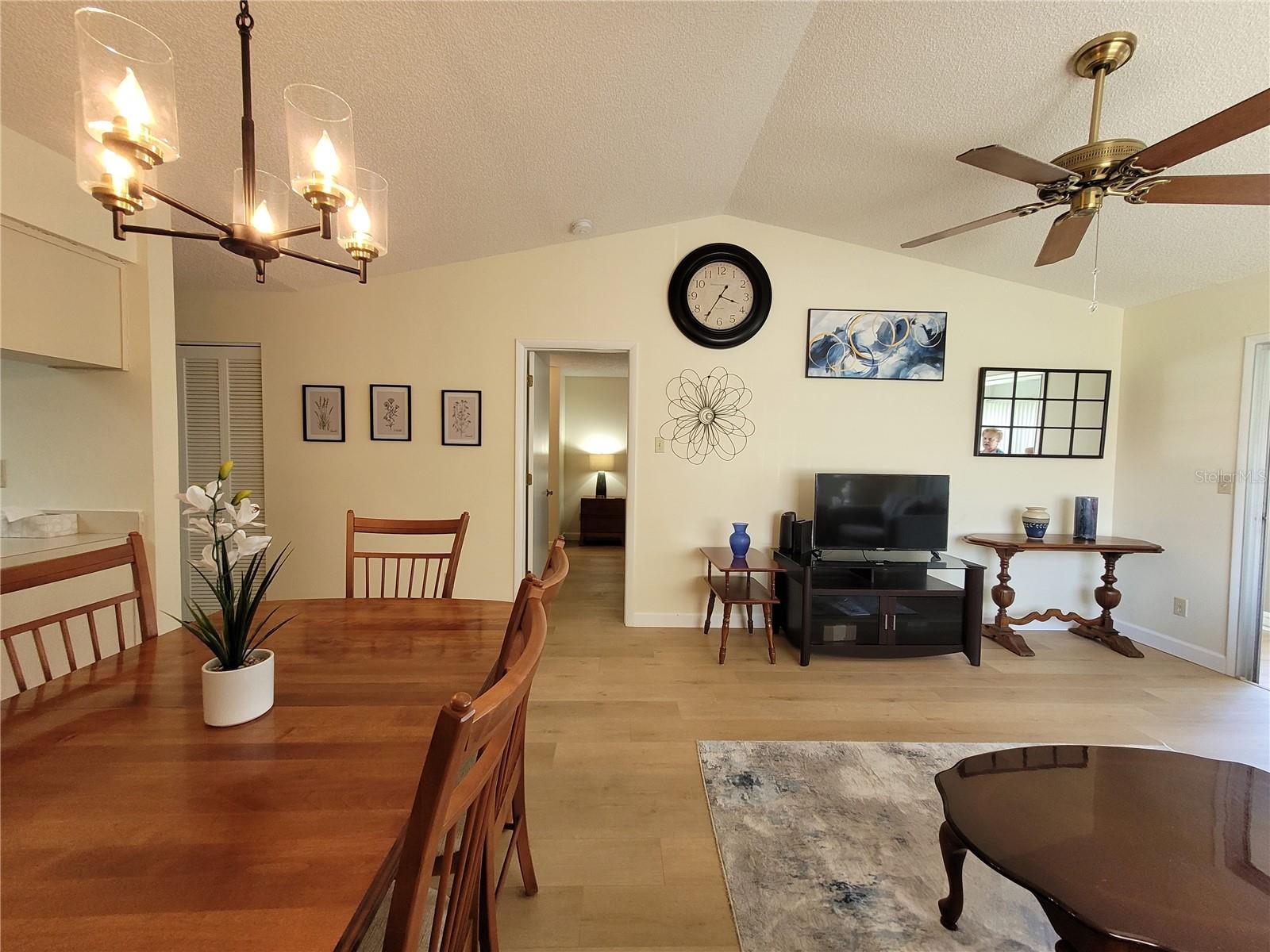 Image 4 of 23 For 946 Madrid Drive