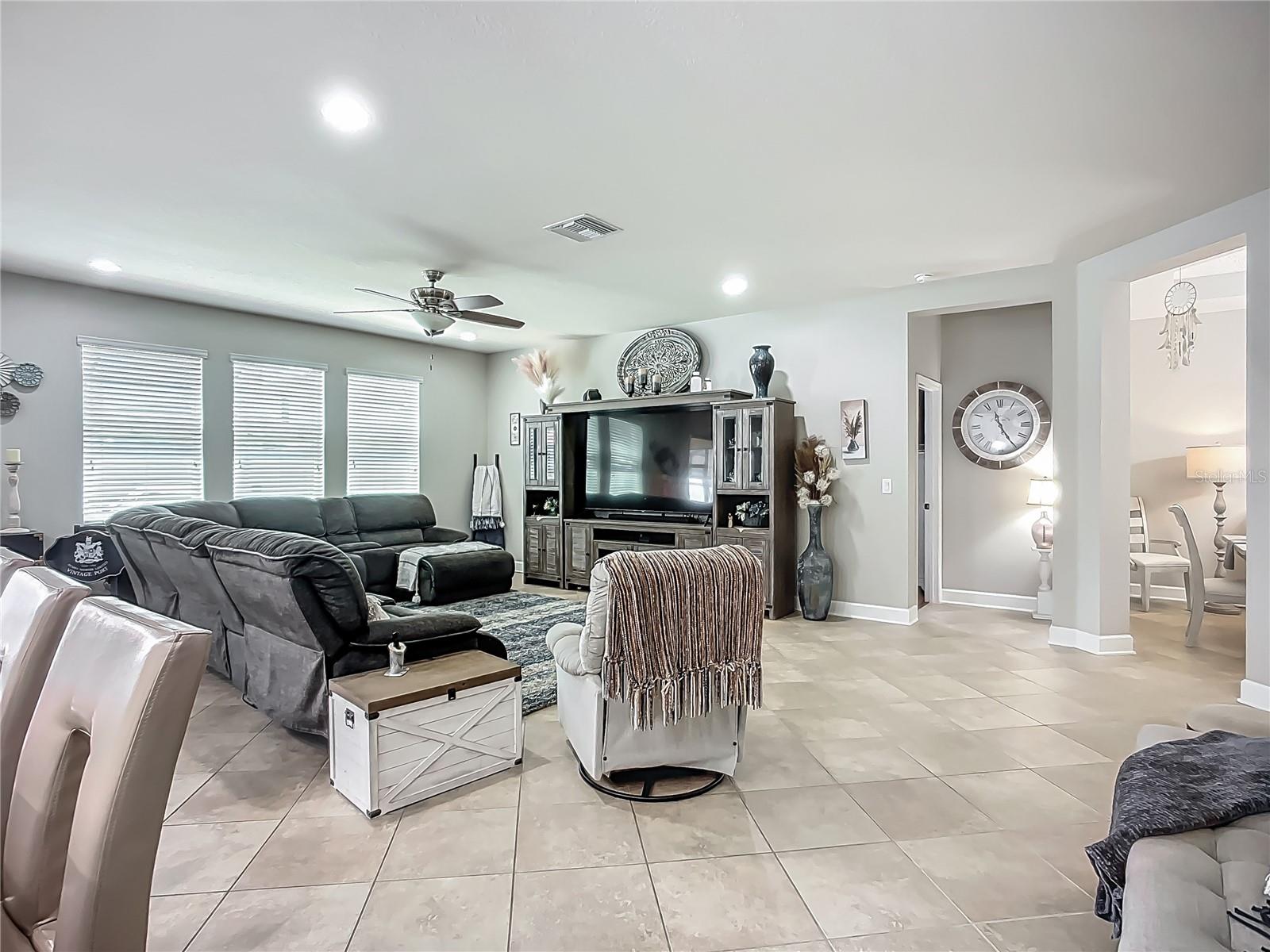 Image 14 of 49 For 13608 Artesa Bell Drive
