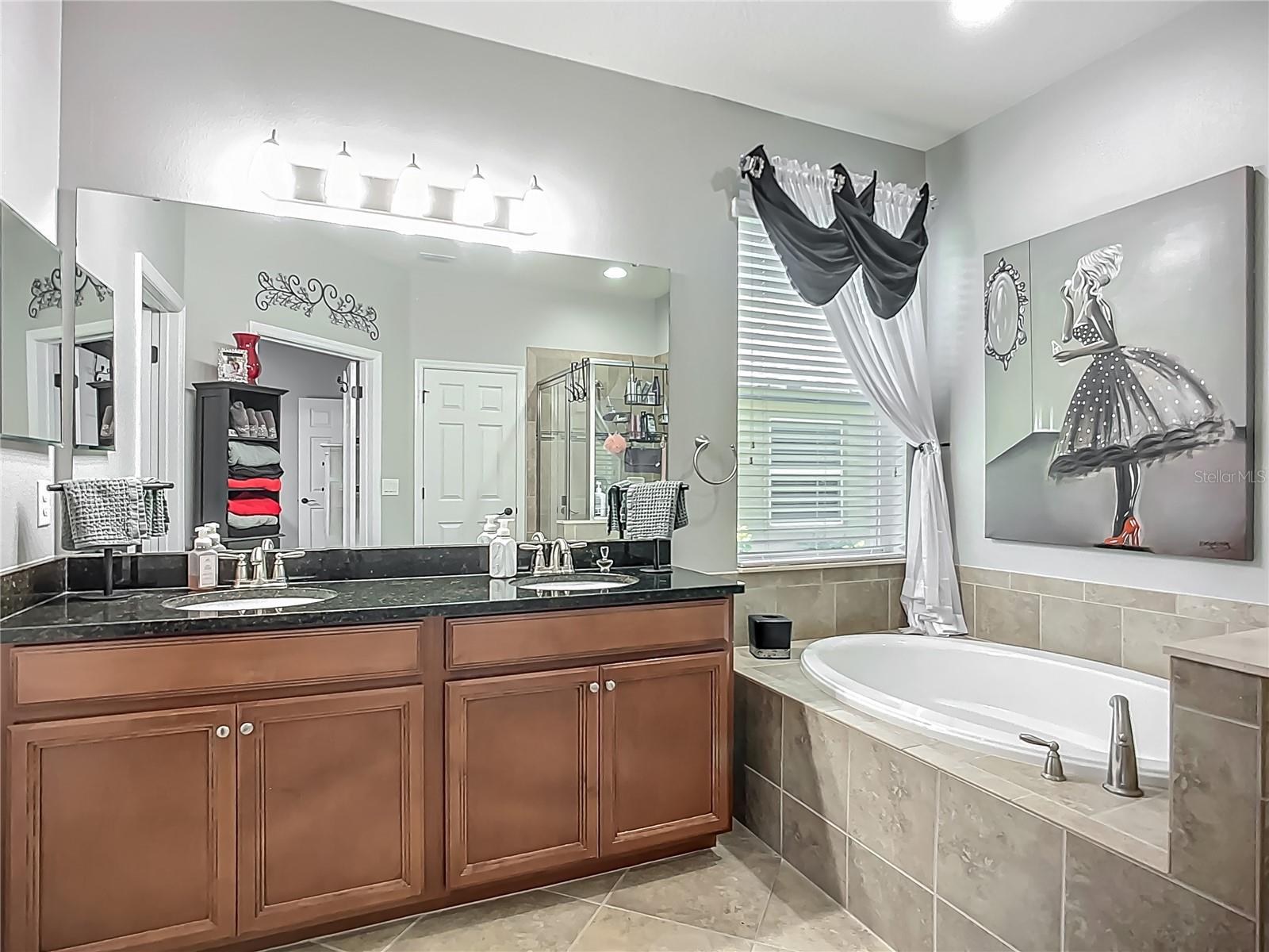 Image 36 of 49 For 13608 Artesa Bell Drive