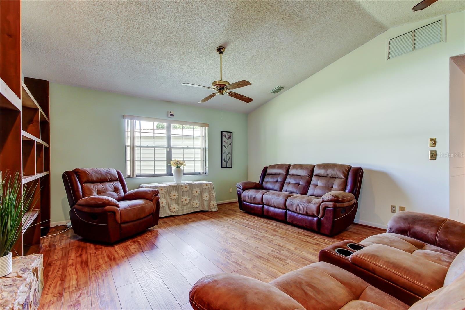 Image 19 of 57 For 107 Garland Cir