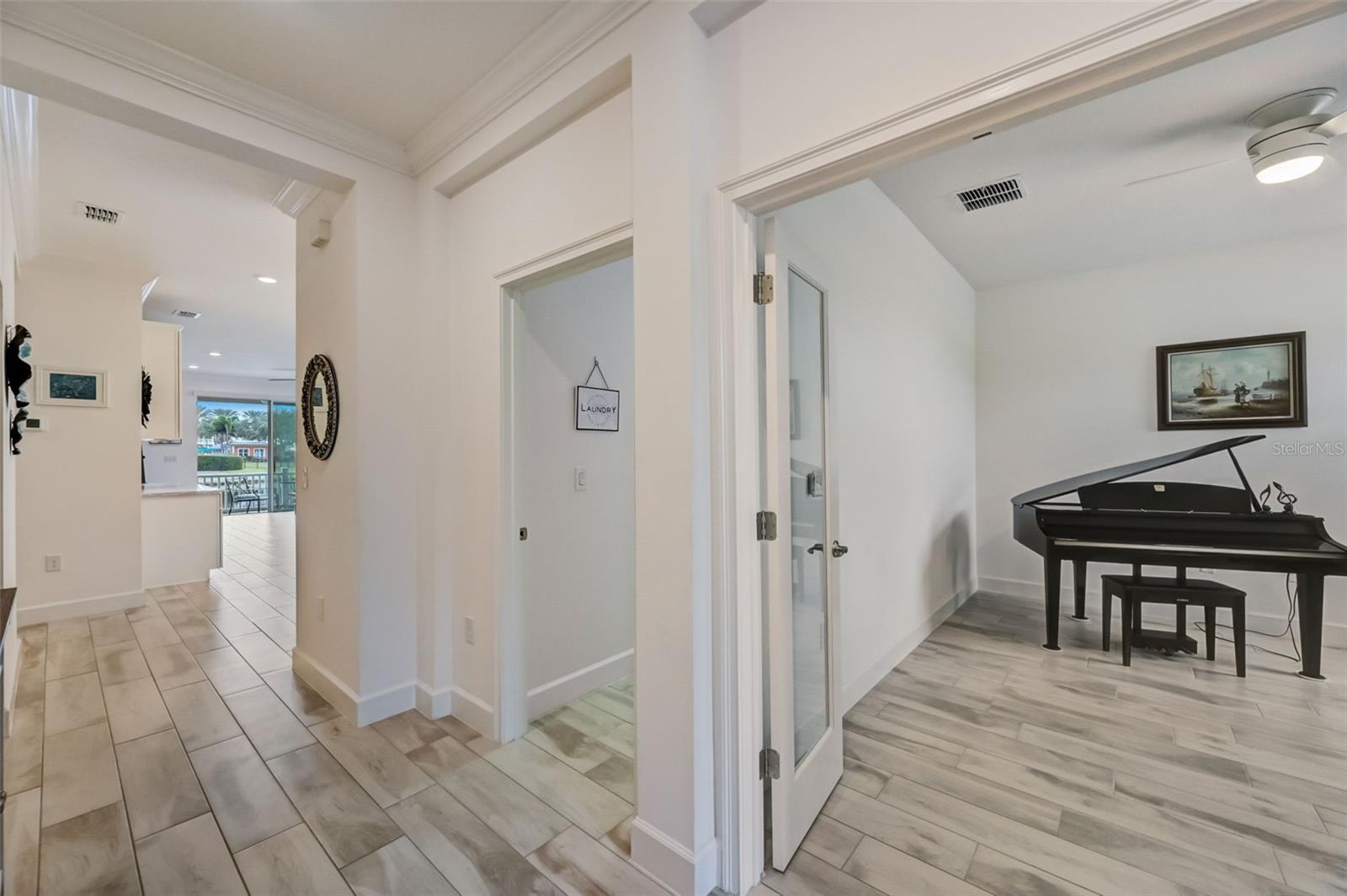 Listing photo id 10 for 5413 Wishing Arch Drive