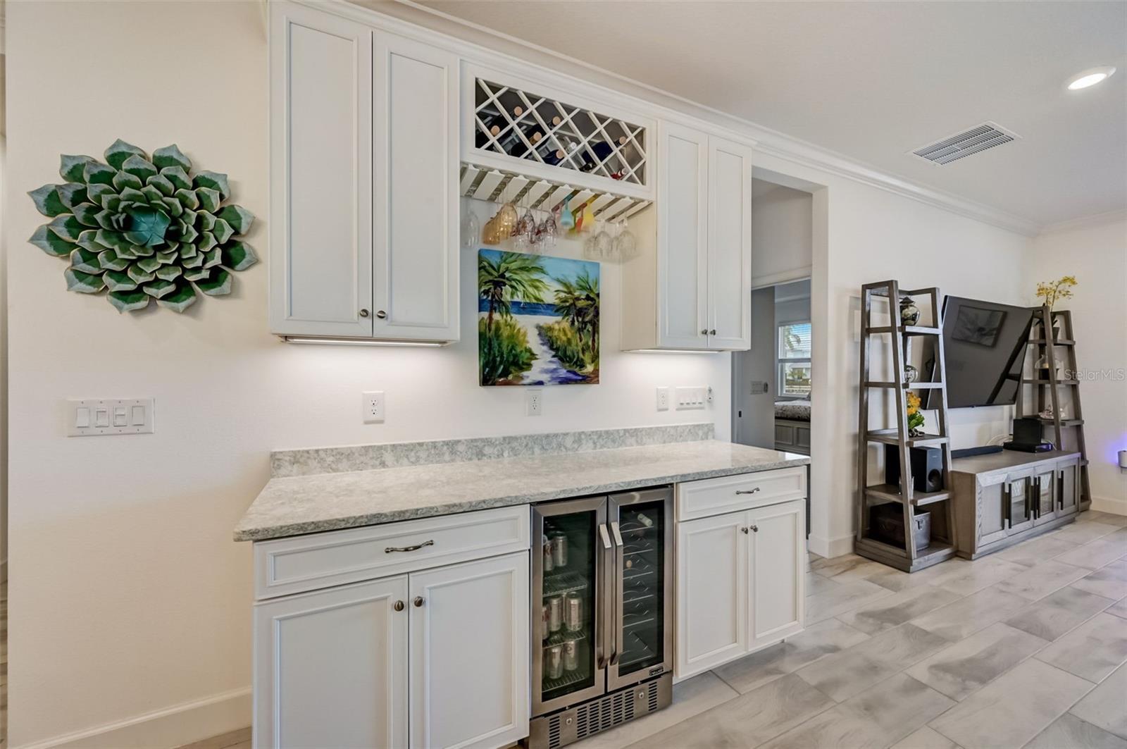 Listing photo id 5 for 5413 Wishing Arch Drive