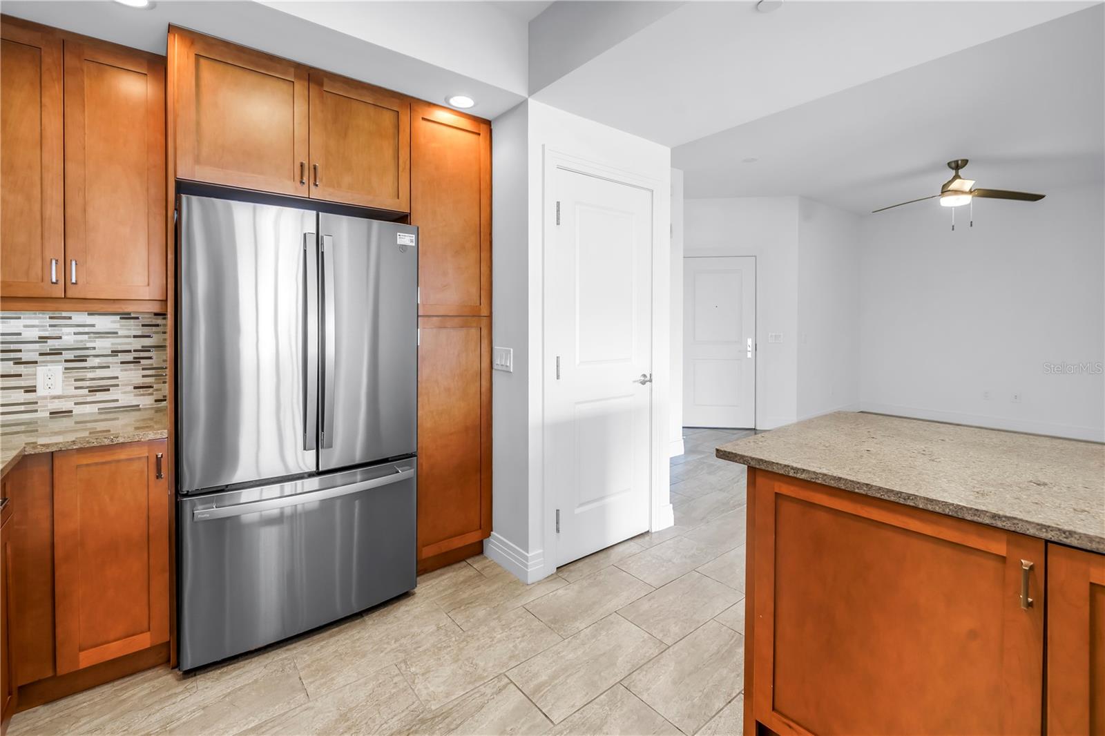 Listing photo id 9 for 1325 Snell Isle Boulevard Ne 505