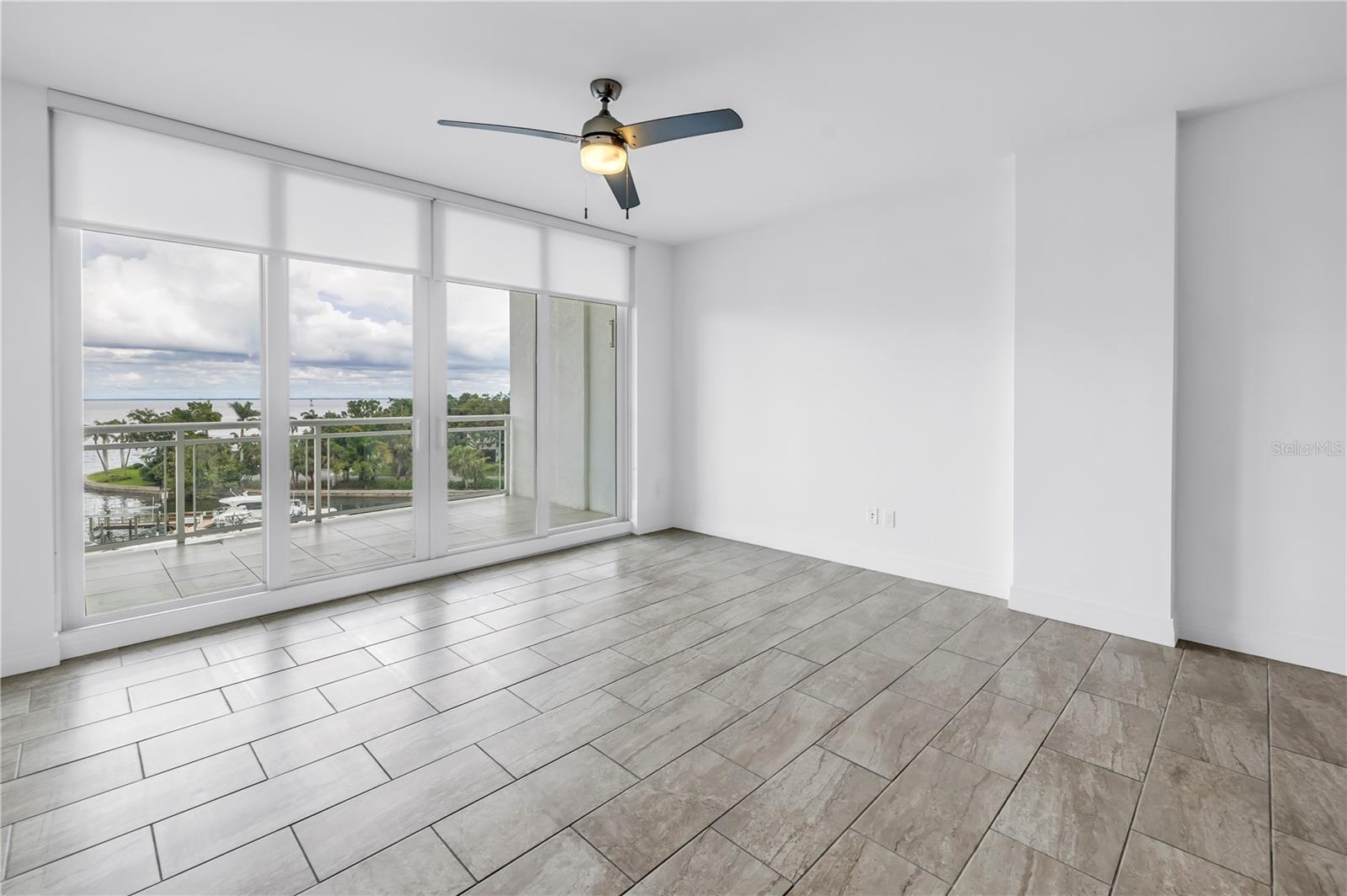 Listing photo id 15 for 1325 Snell Isle Boulevard Ne 505