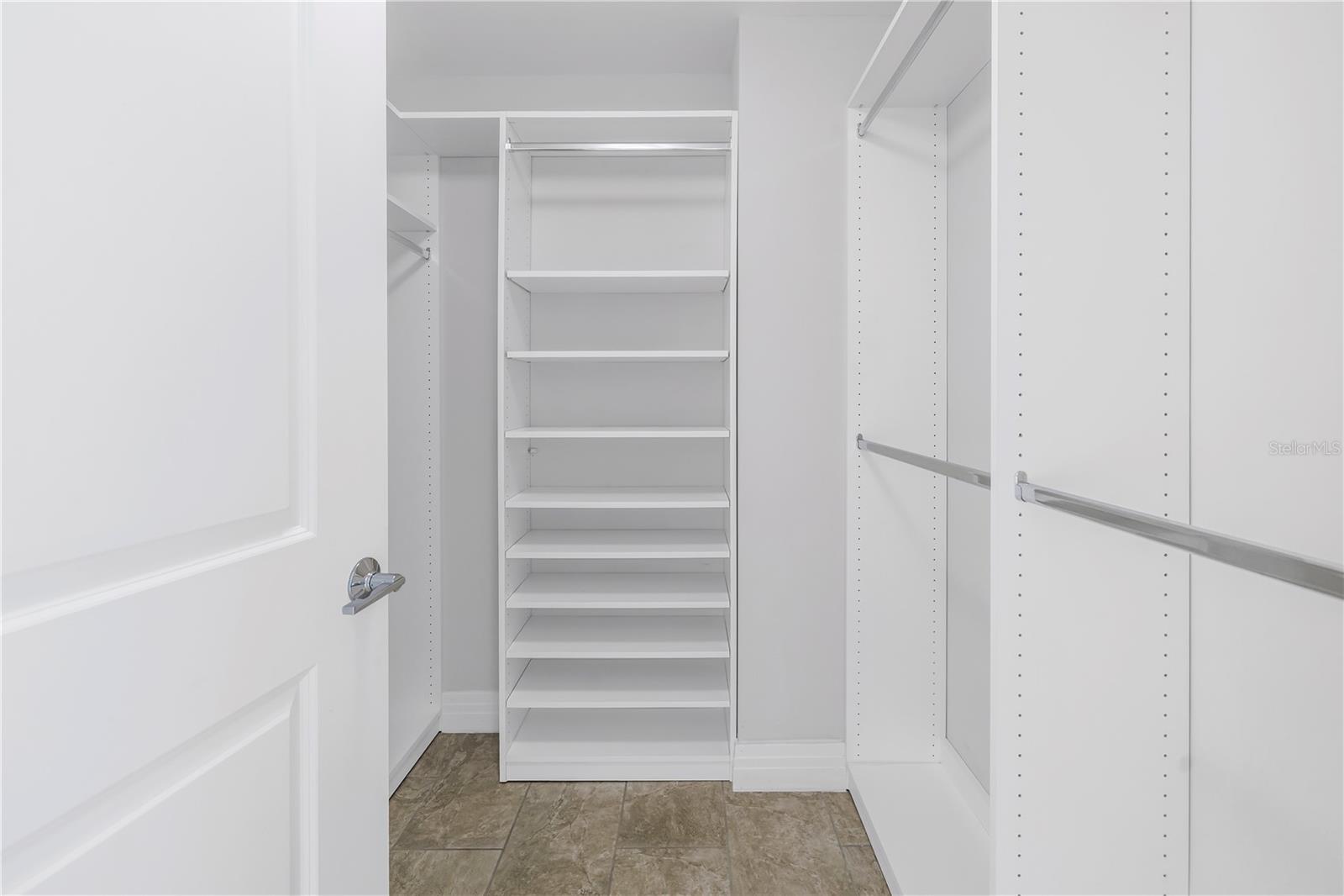 Listing photo id 25 for 1325 Snell Isle Boulevard Ne 505