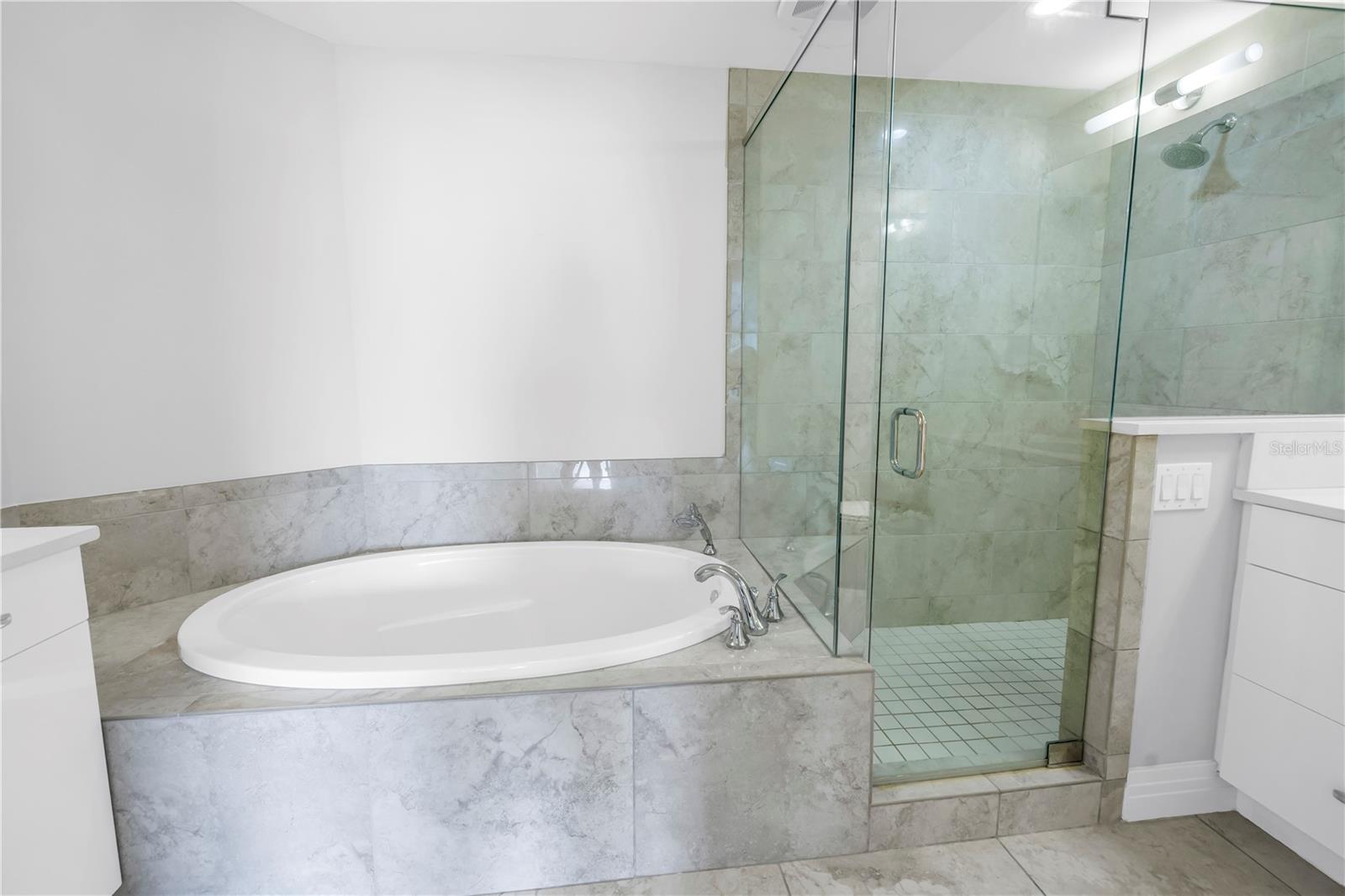 Listing photo id 28 for 1325 Snell Isle Boulevard Ne 505