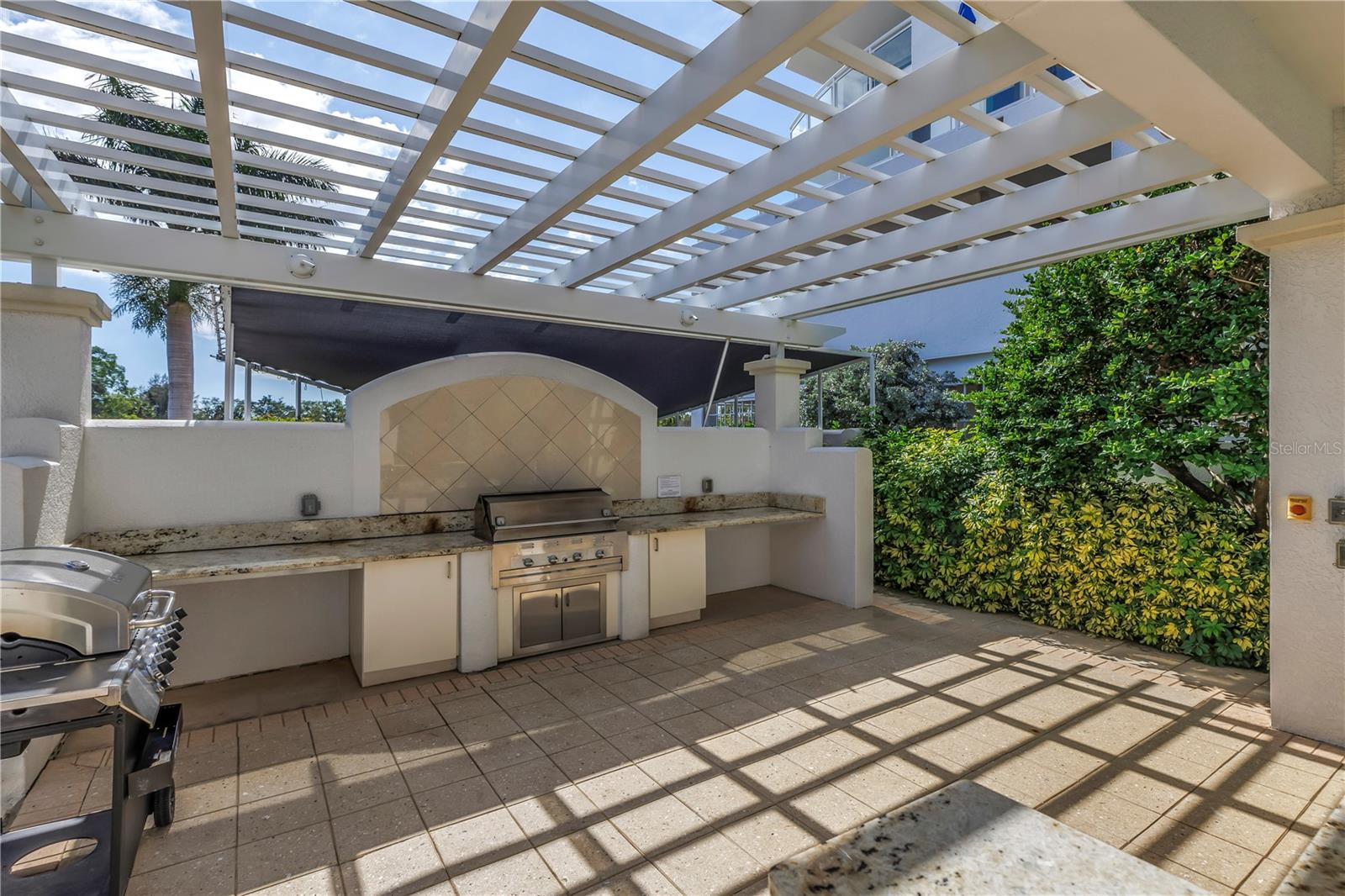 Listing photo id 37 for 1325 Snell Isle Boulevard Ne 505