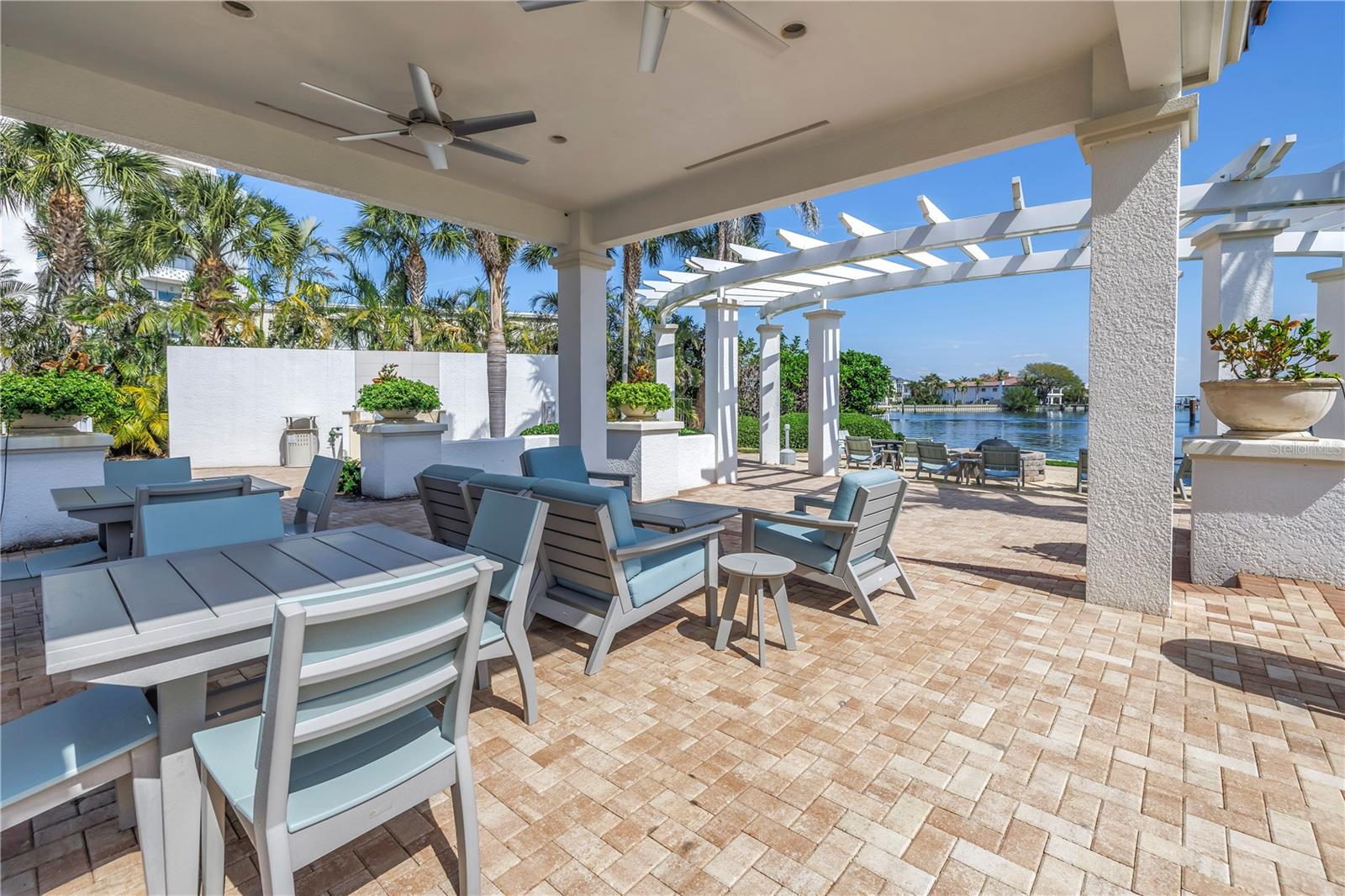 Listing photo id 39 for 1325 Snell Isle Boulevard Ne 505