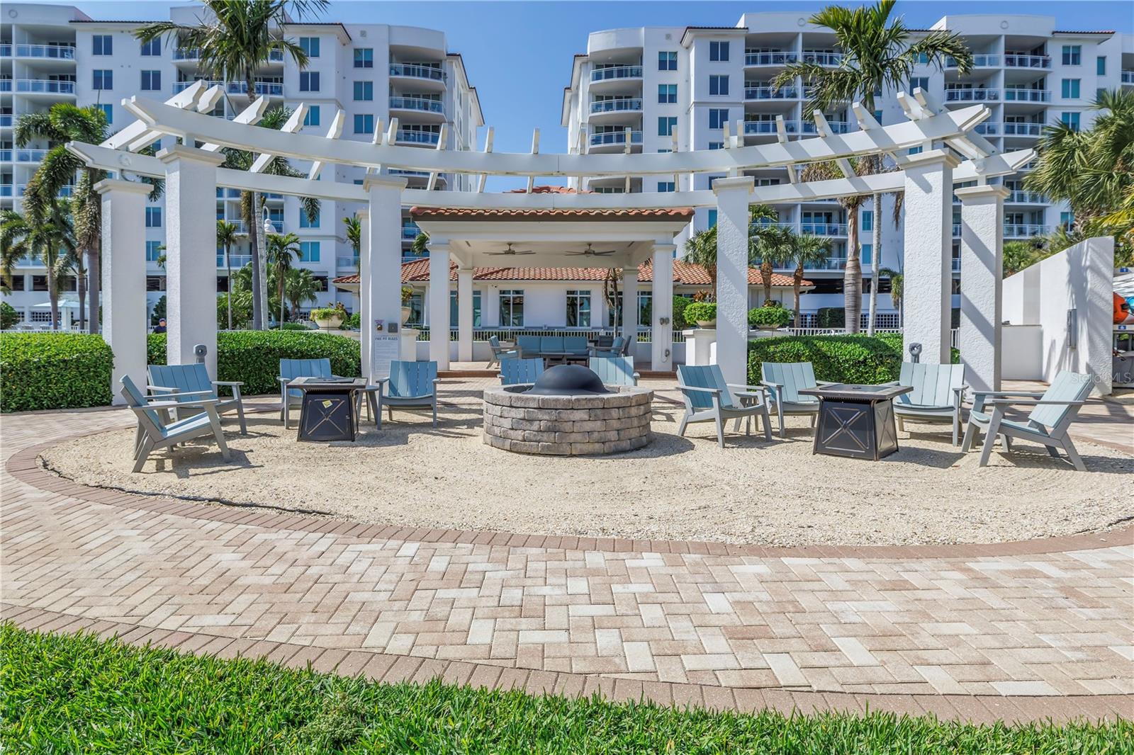 Listing photo id 41 for 1325 Snell Isle Boulevard Ne 505