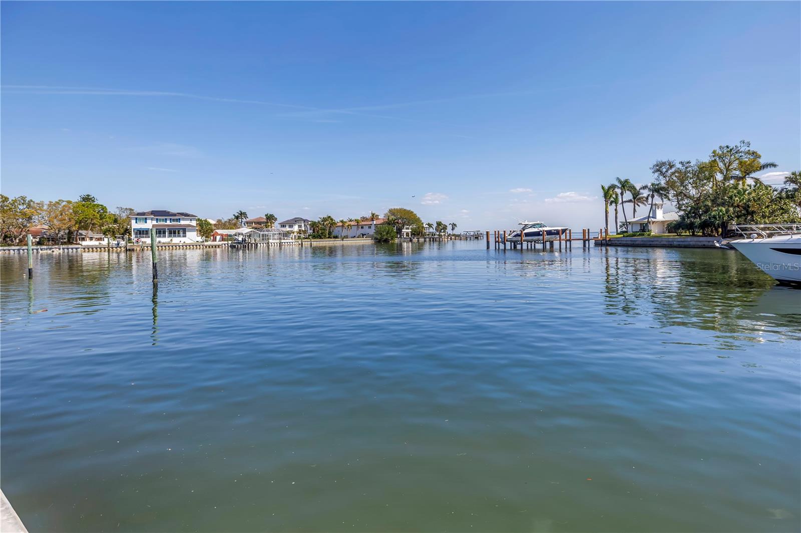 Listing photo id 43 for 1325 Snell Isle Boulevard Ne 505