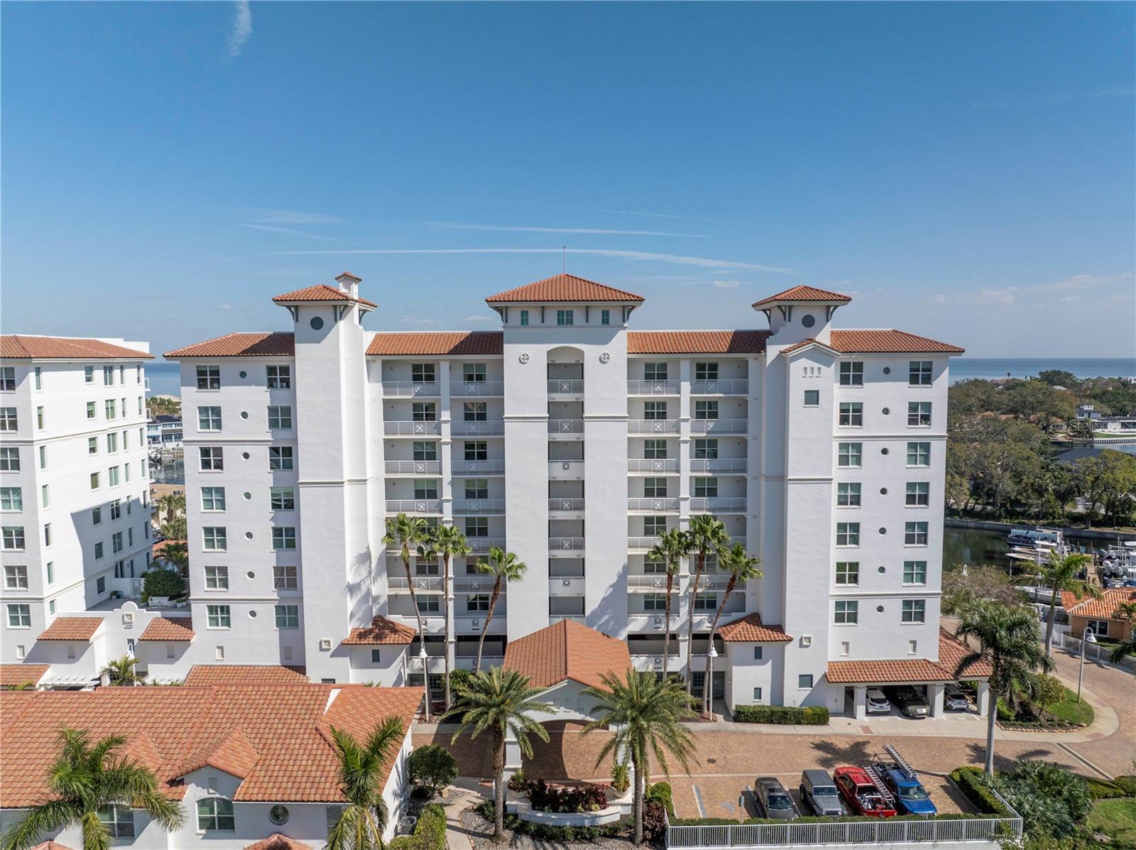 Listing photo id 45 for 1325 Snell Isle Boulevard Ne 505