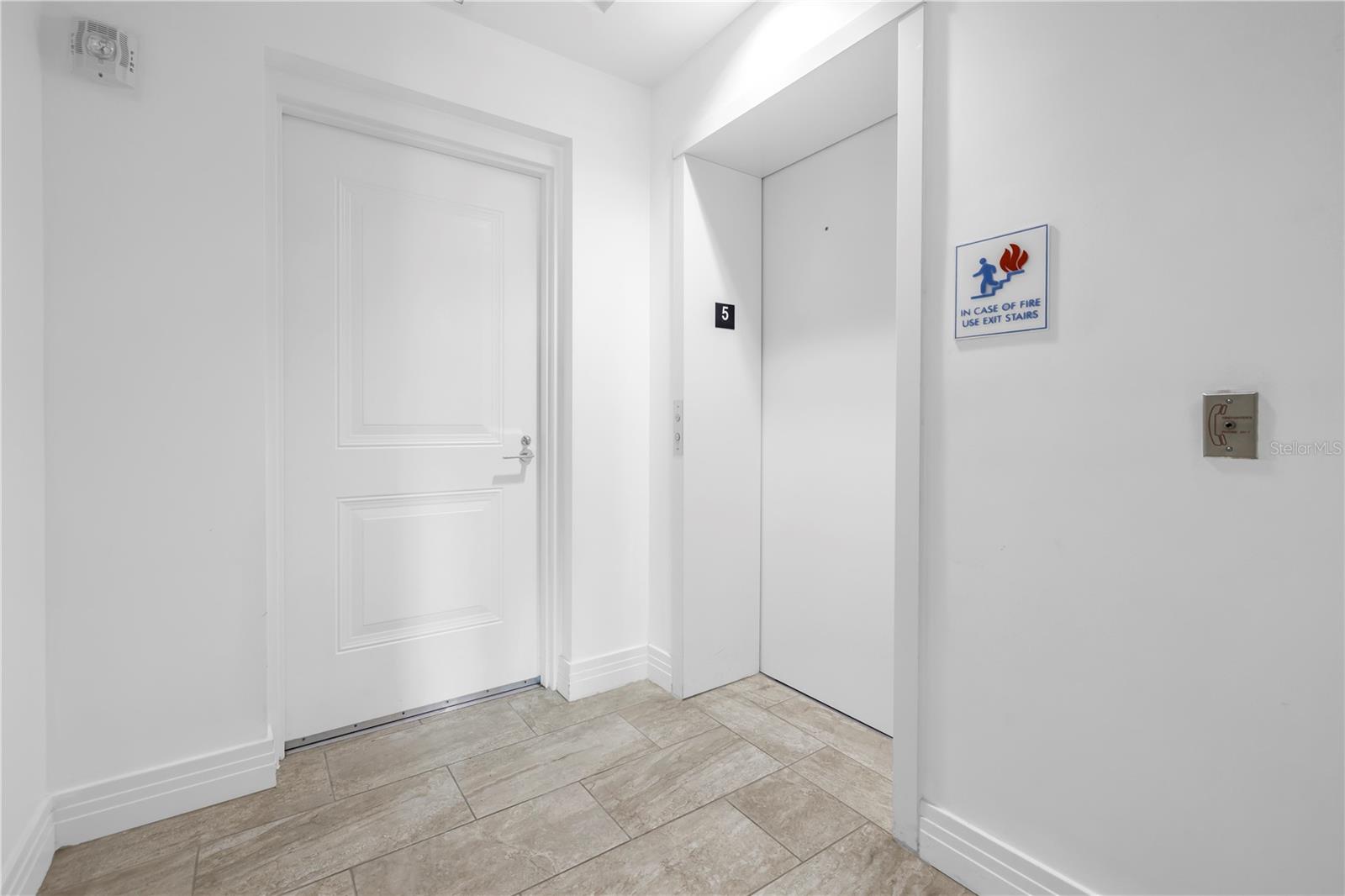Listing photo id 3 for 1325 Snell Isle Boulevard Ne 505