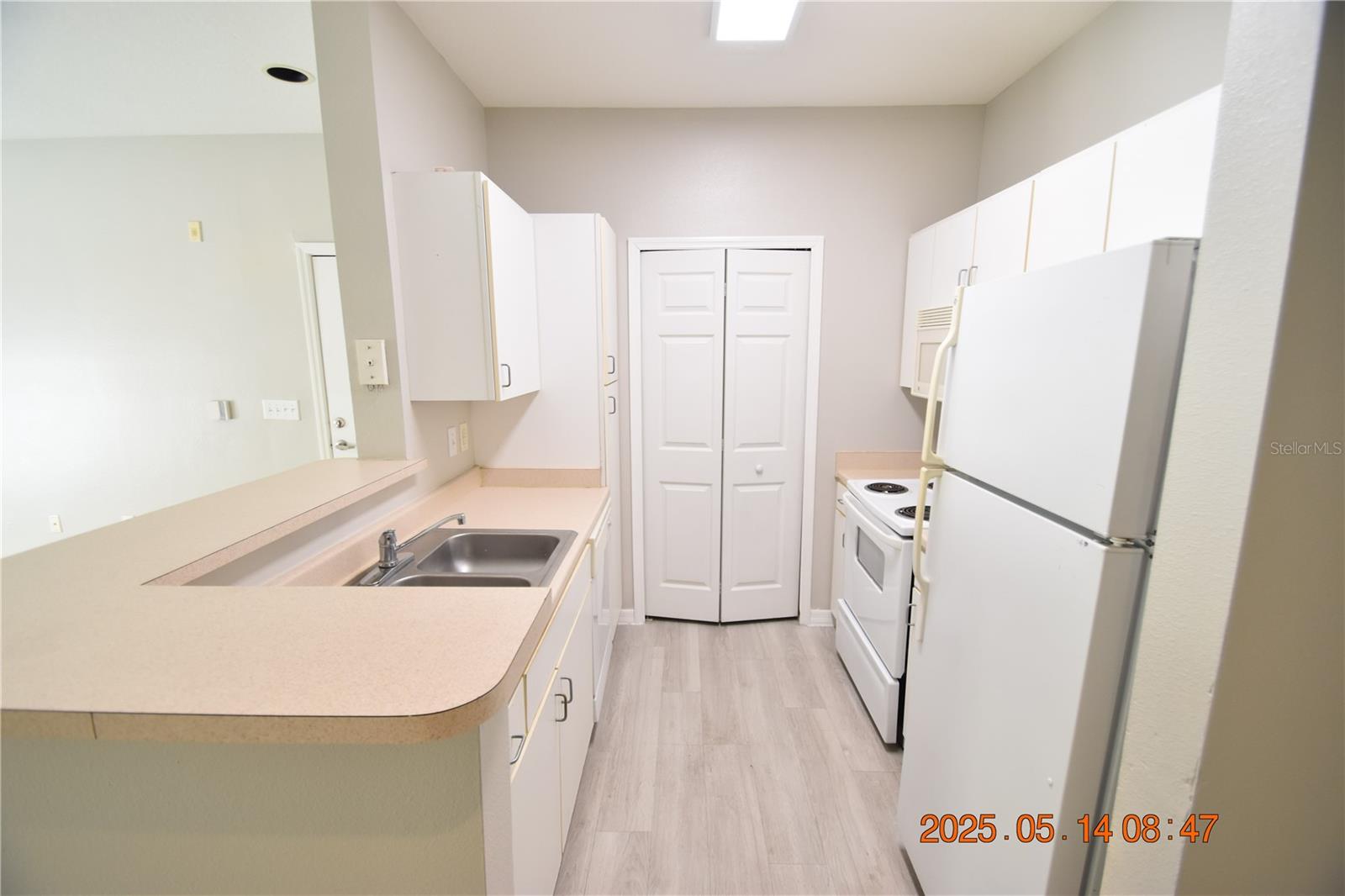 Image 10 of 43 For 1910 Palm Avenue 8302
