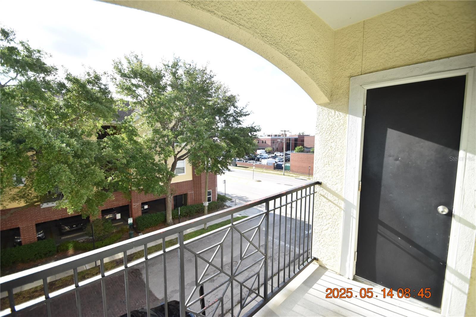 Image 27 of 43 For 1910 Palm Avenue 8302
