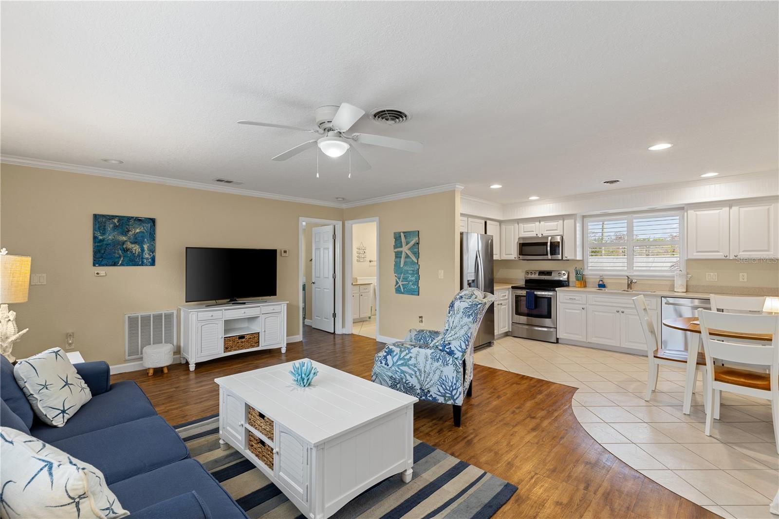 Image 19 of 56 For 7041 Placida Road