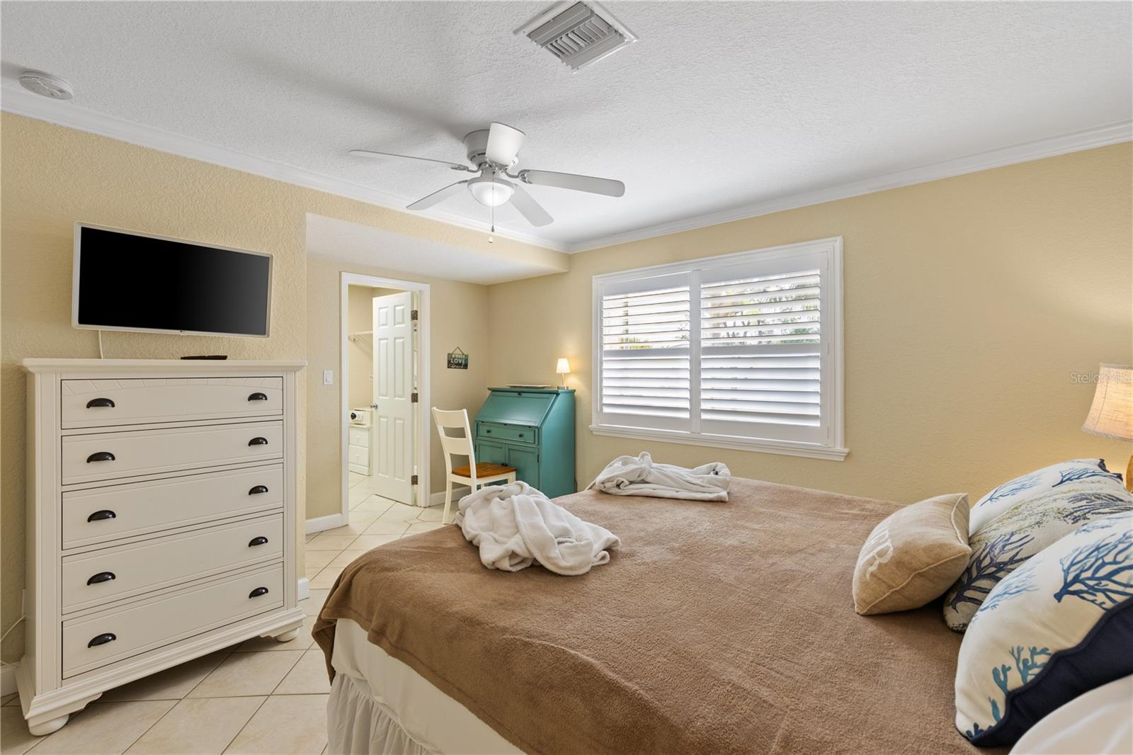 Image 42 of 56 For 7041 Placida Road