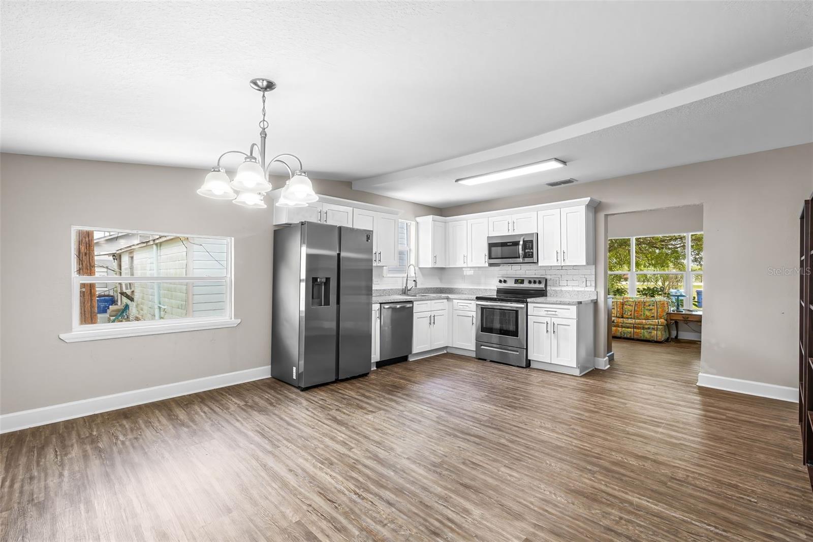 Image 3 of 38 For 1002 1st Street
