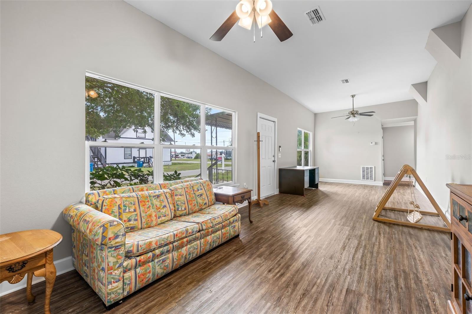 Image 4 of 38 For 1002 1st Street