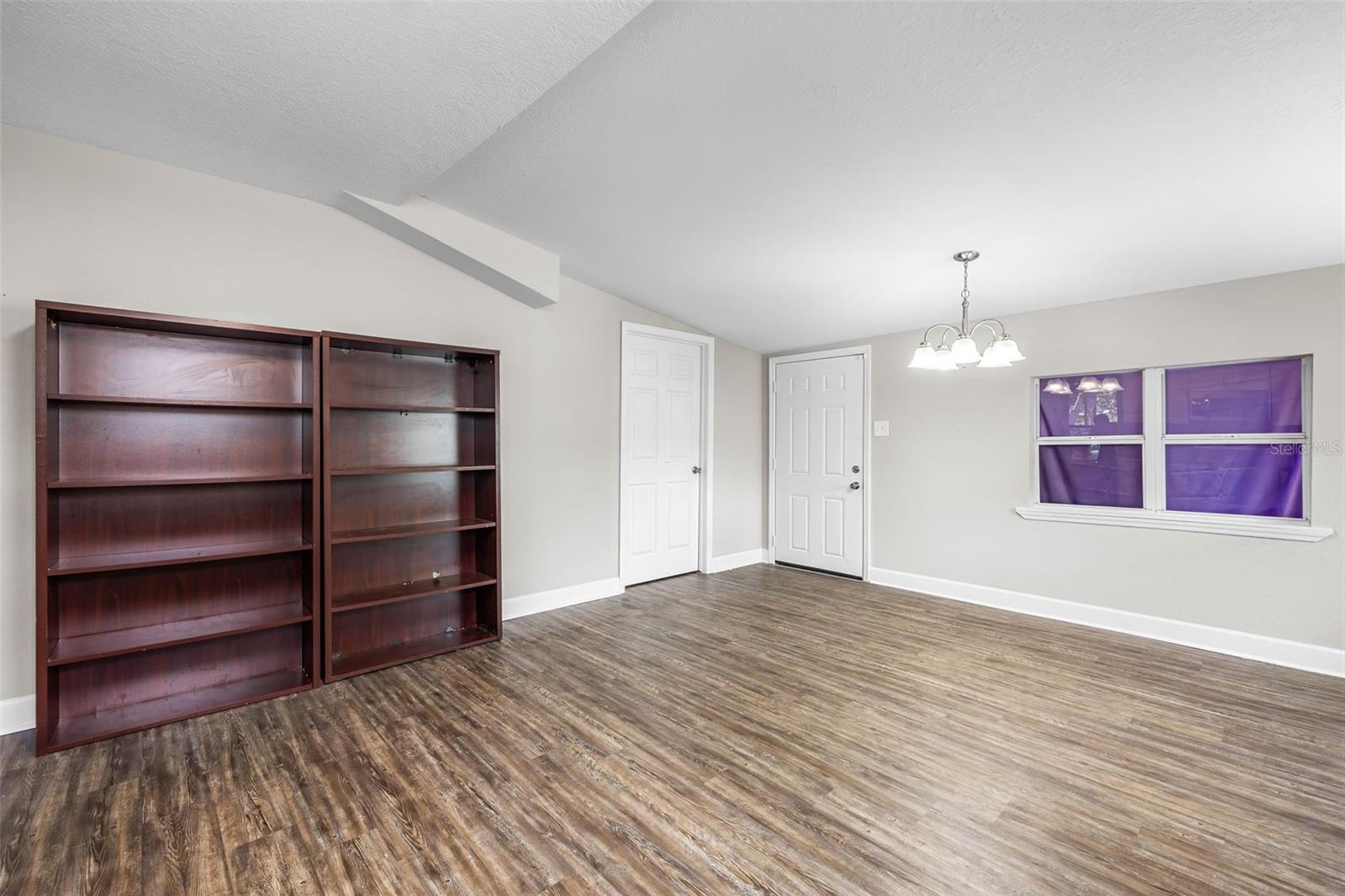 Image 7 of 38 For 1002 1st Street