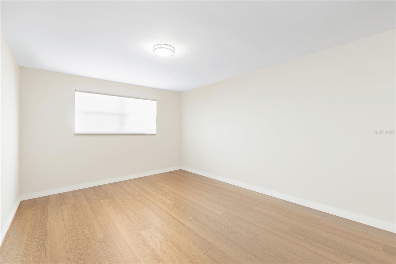 Image 11 of 28 For 6025 Shore Boulevard S 409