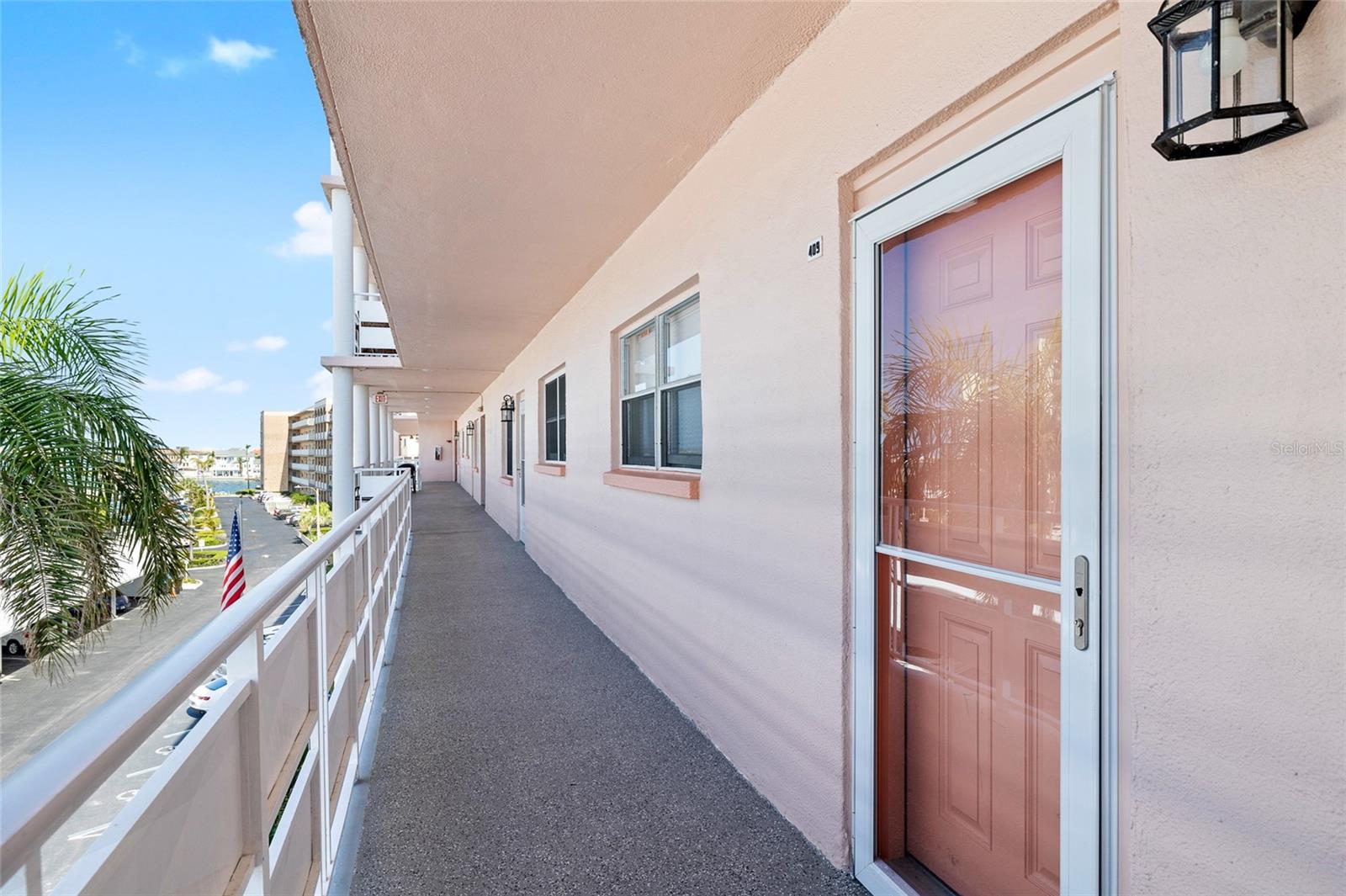 Image 2 of 28 For 6025 Shore Boulevard S 409