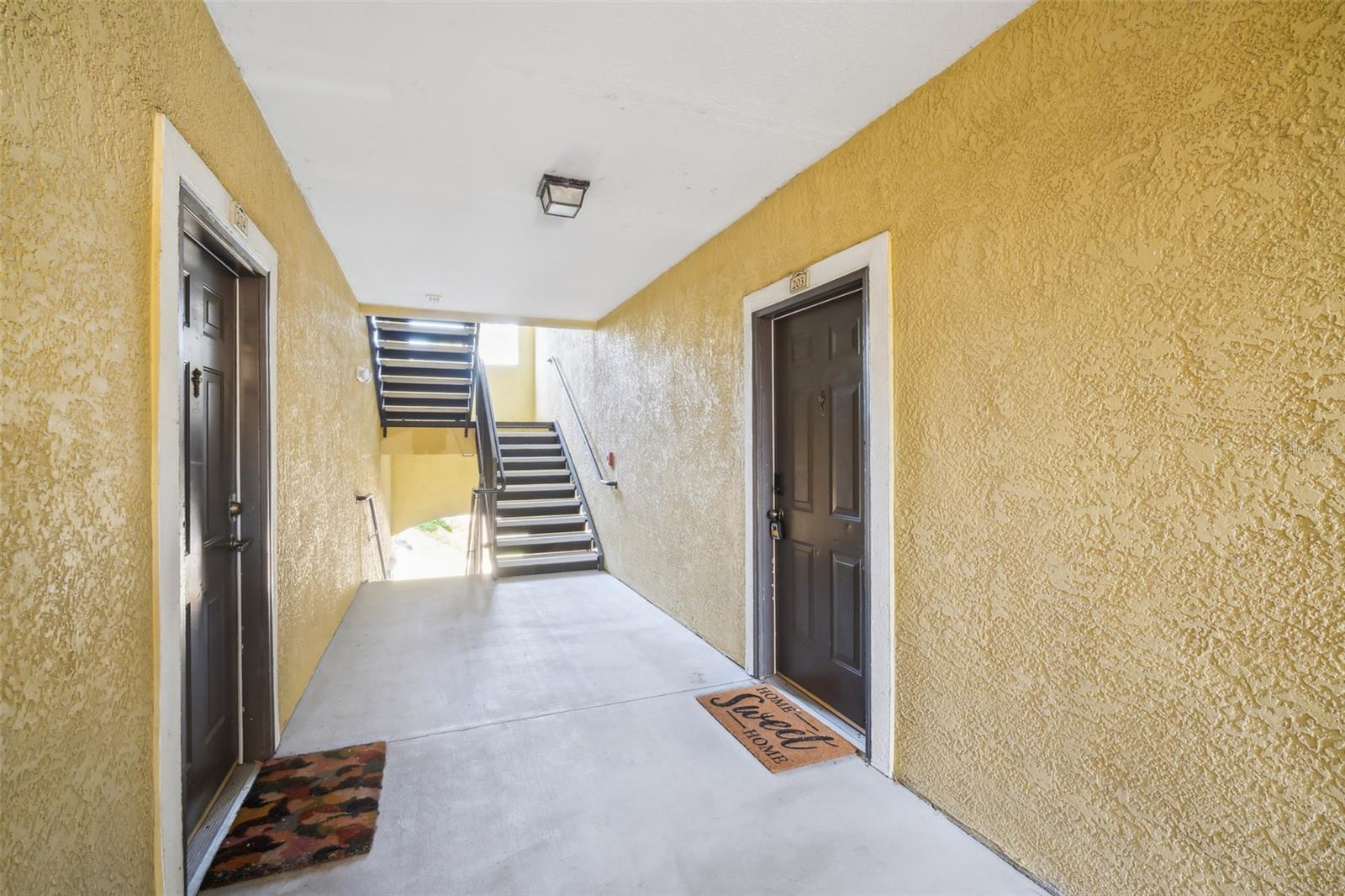 Image 4 of 26 For 10019 Courtney Palms Boulevard 203