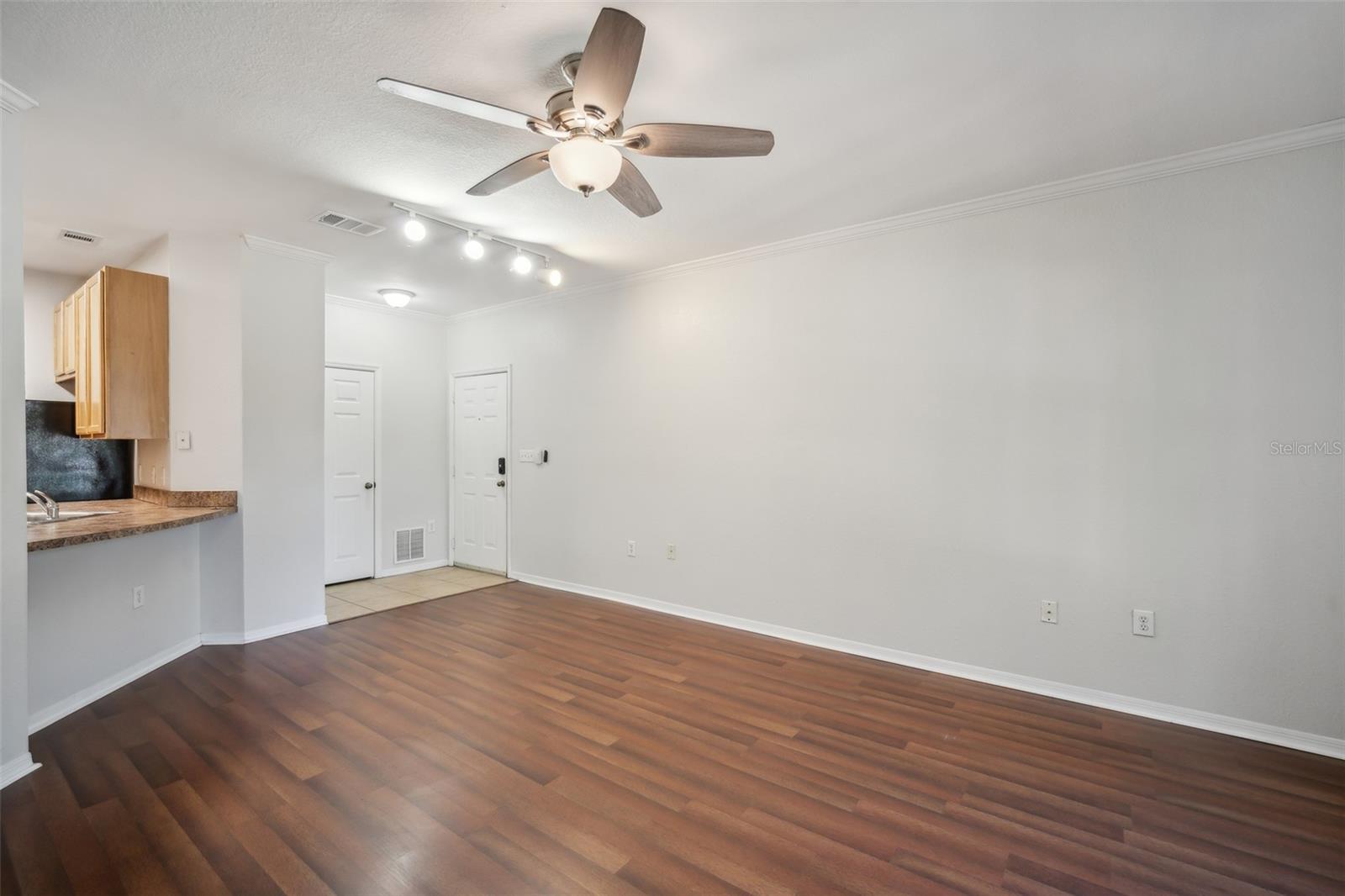 Image 5 of 26 For 10019 Courtney Palms Boulevard 203
