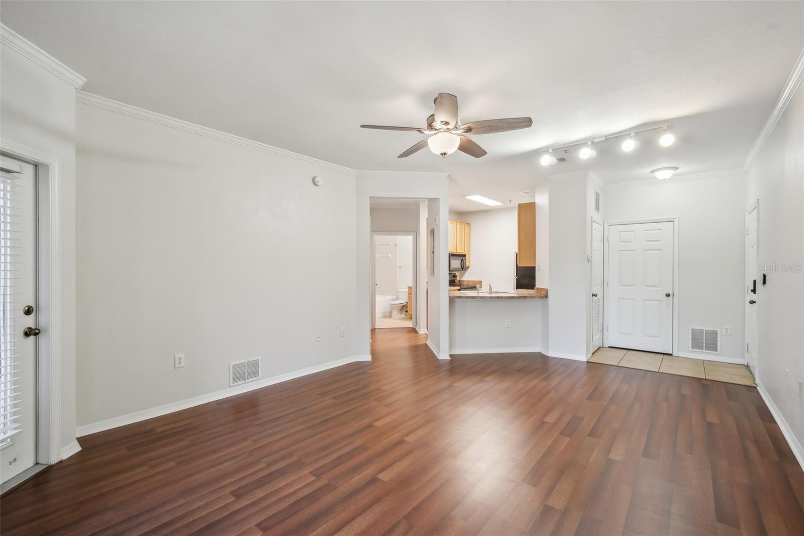 Image 9 of 26 For 10019 Courtney Palms Boulevard 203