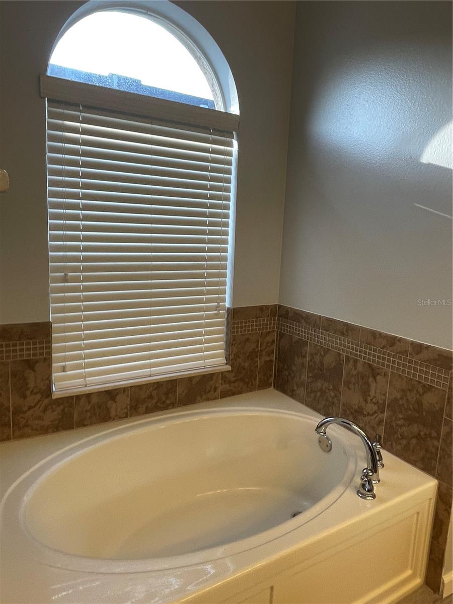Image 13 of 17 For 11314 Flora Springs Drive