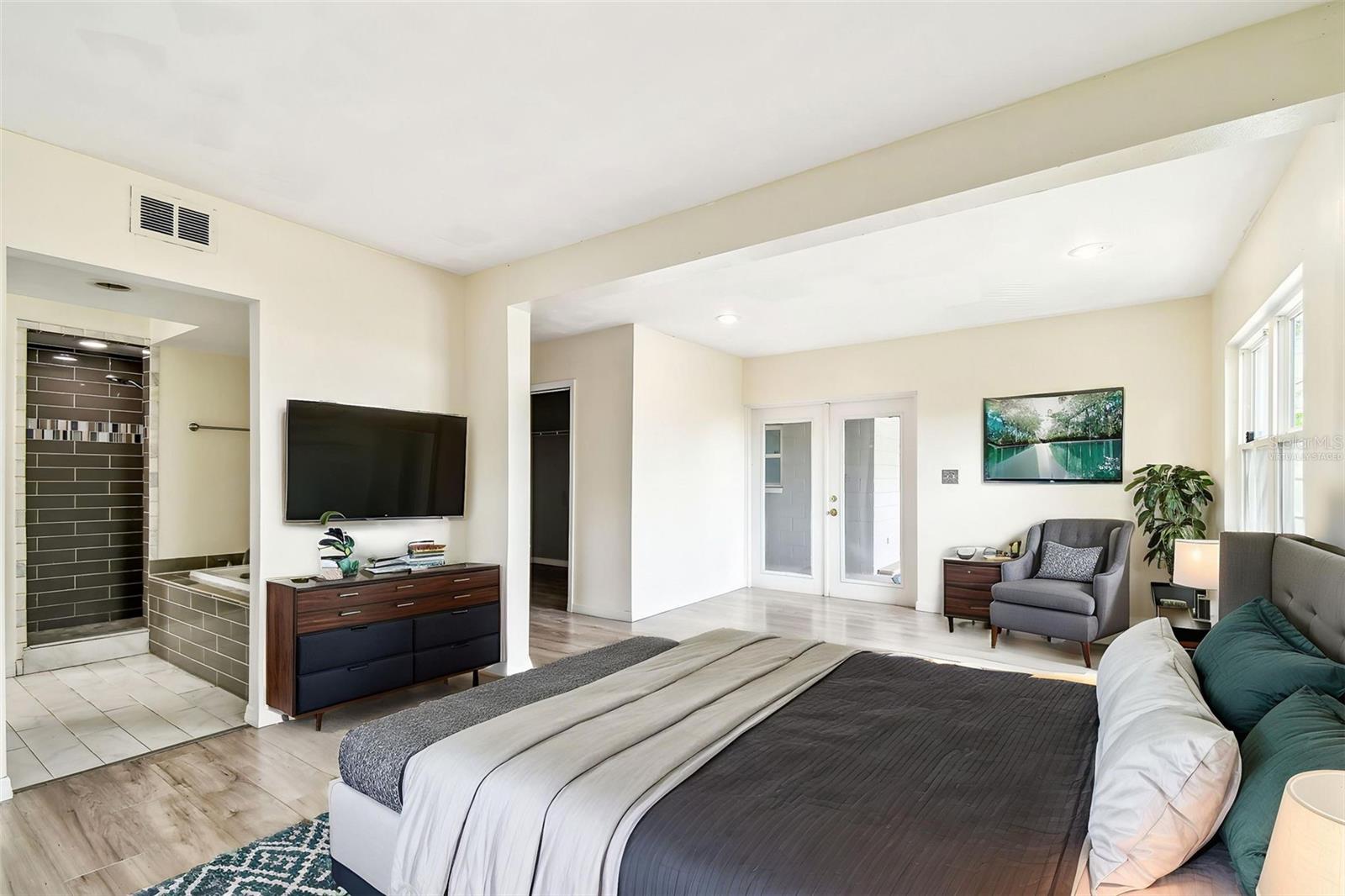 Image 13 of 40 For 8528 Iris Ave
