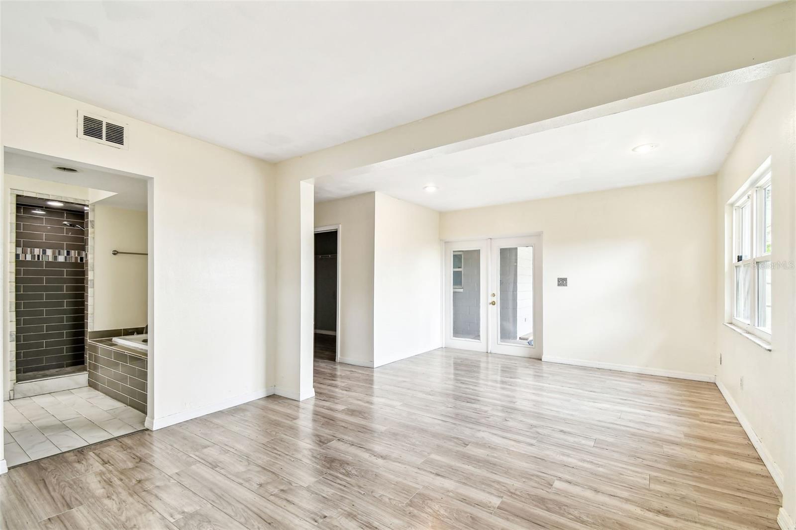 Image 15 of 40 For 8528 Iris Ave