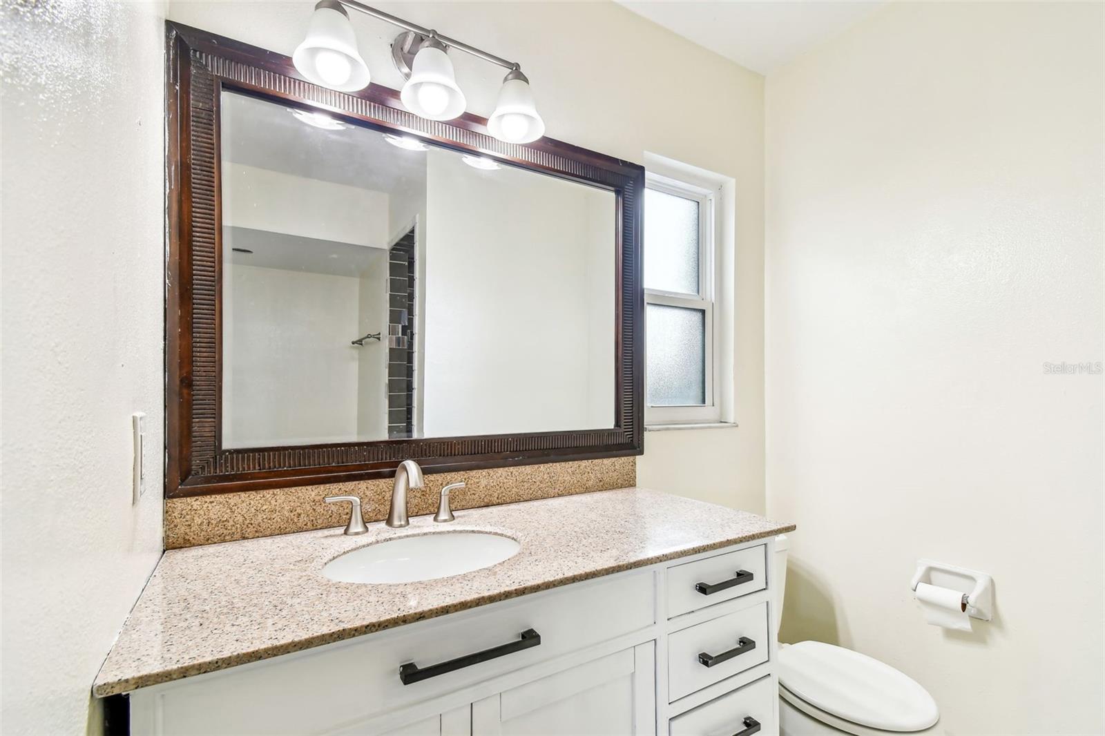 Image 17 of 40 For 8528 Iris Ave