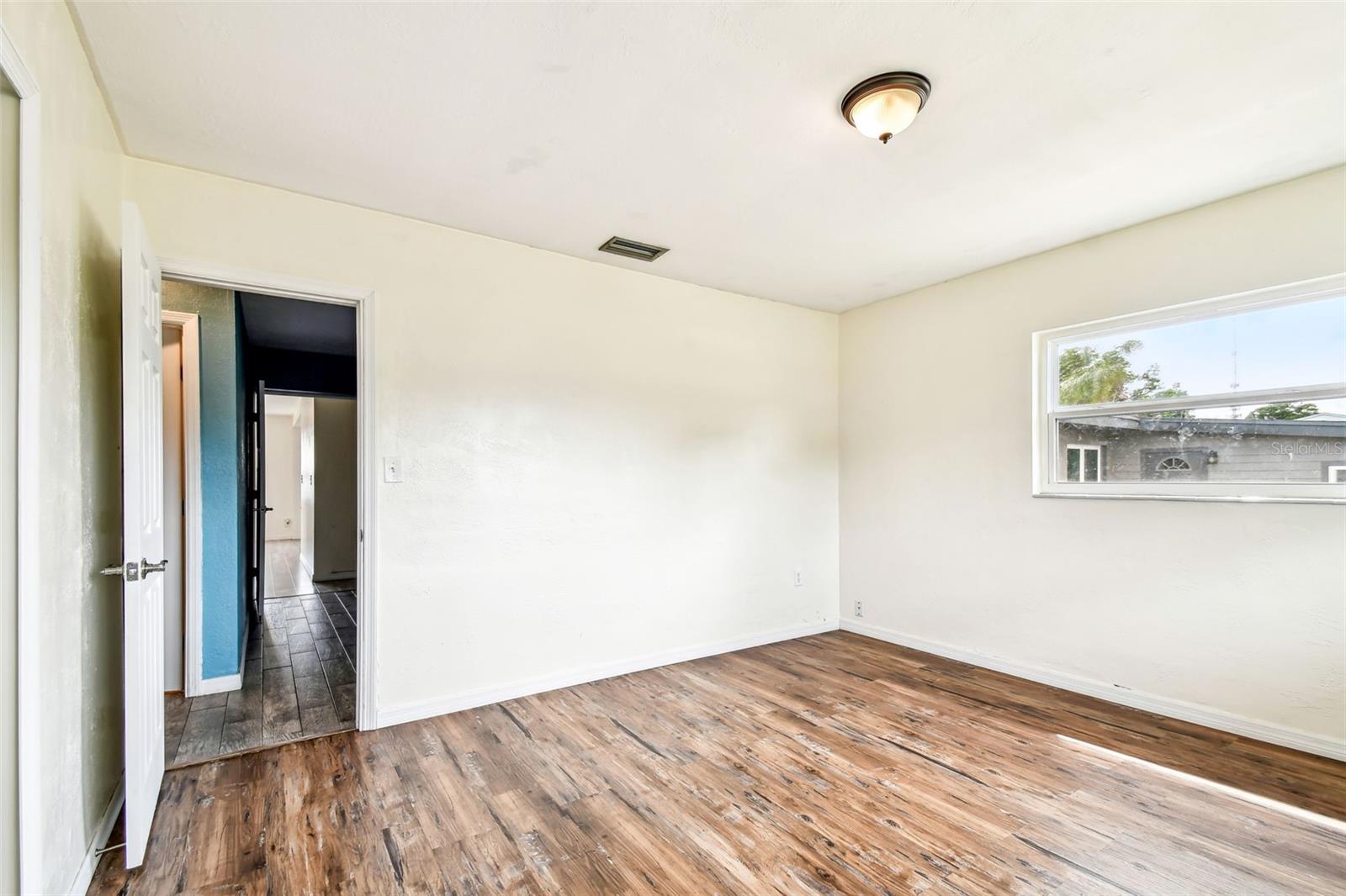Image 20 of 40 For 8528 Iris Ave