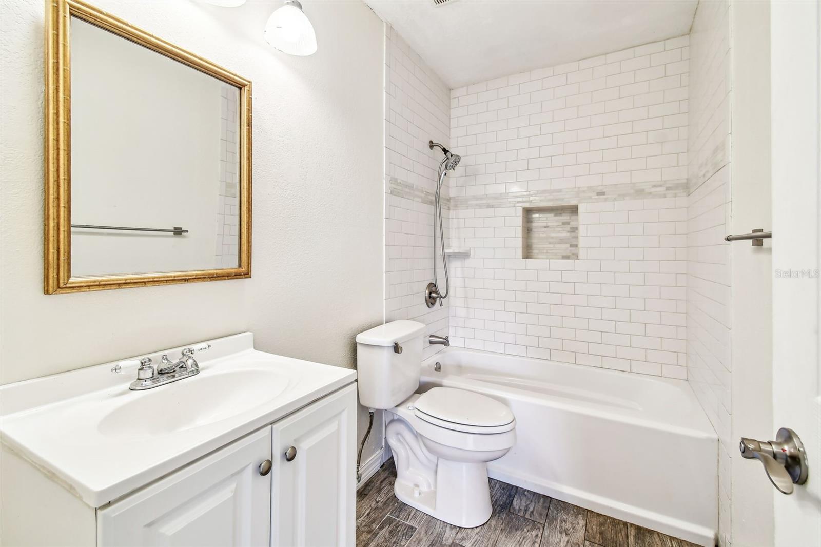 Image 23 of 40 For 8528 Iris Ave