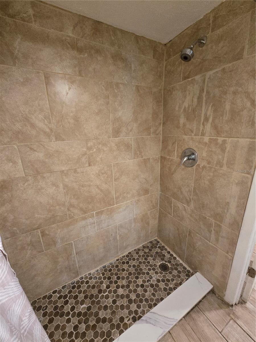 Listing photo id 14 for 4607 35th Street