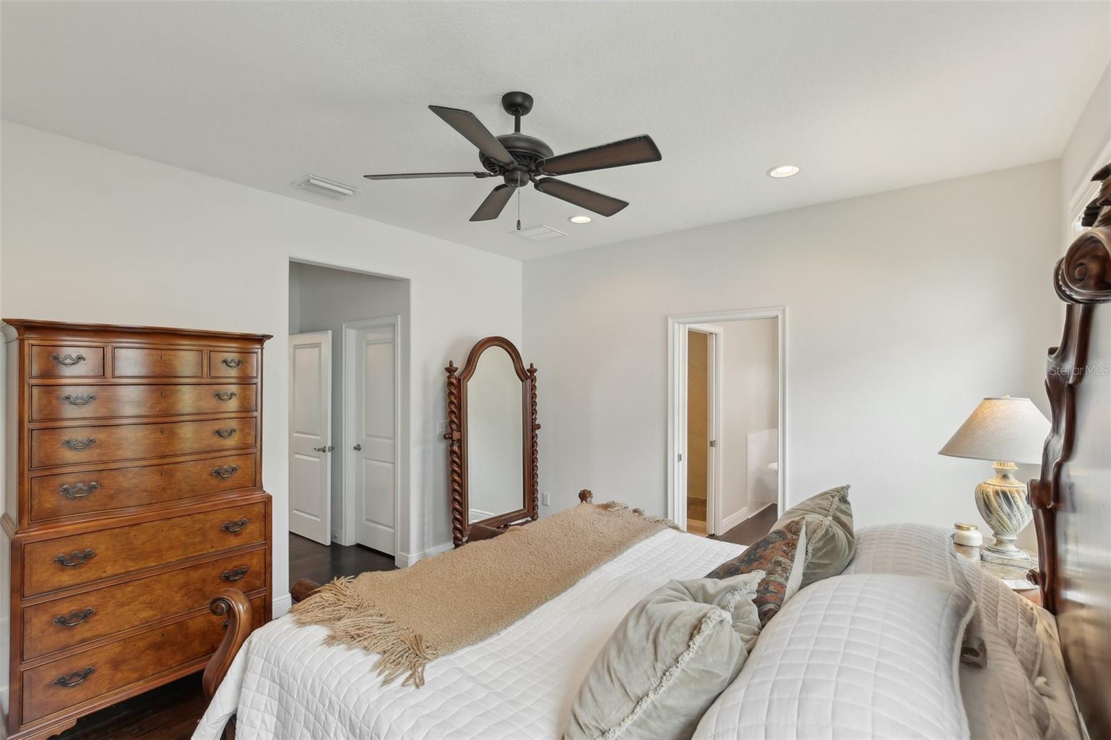 Image 32 of 75 For 1014 7th Street N