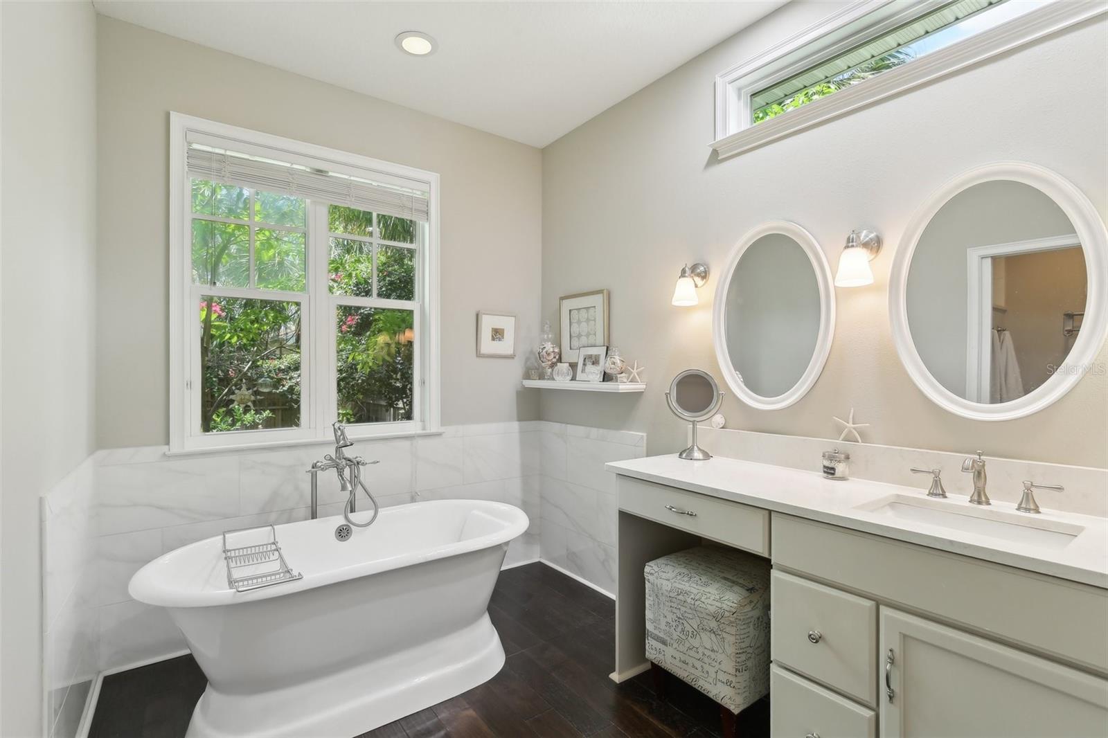 Image 34 of 75 For 1014 7th Street N